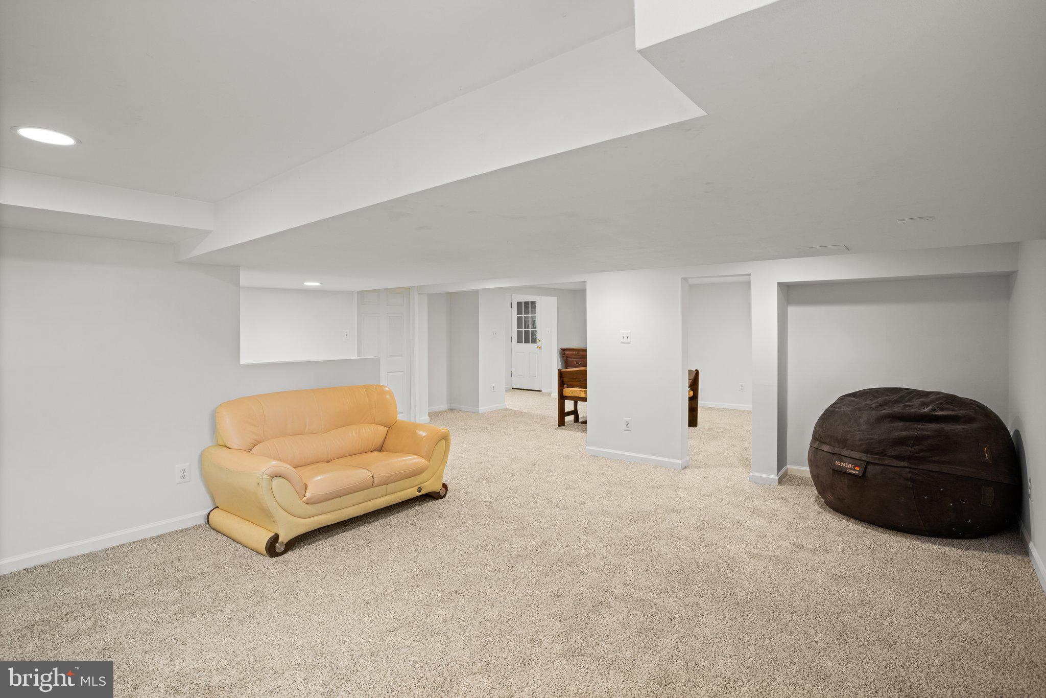 CATONSVILLE KNOLLS - Residential