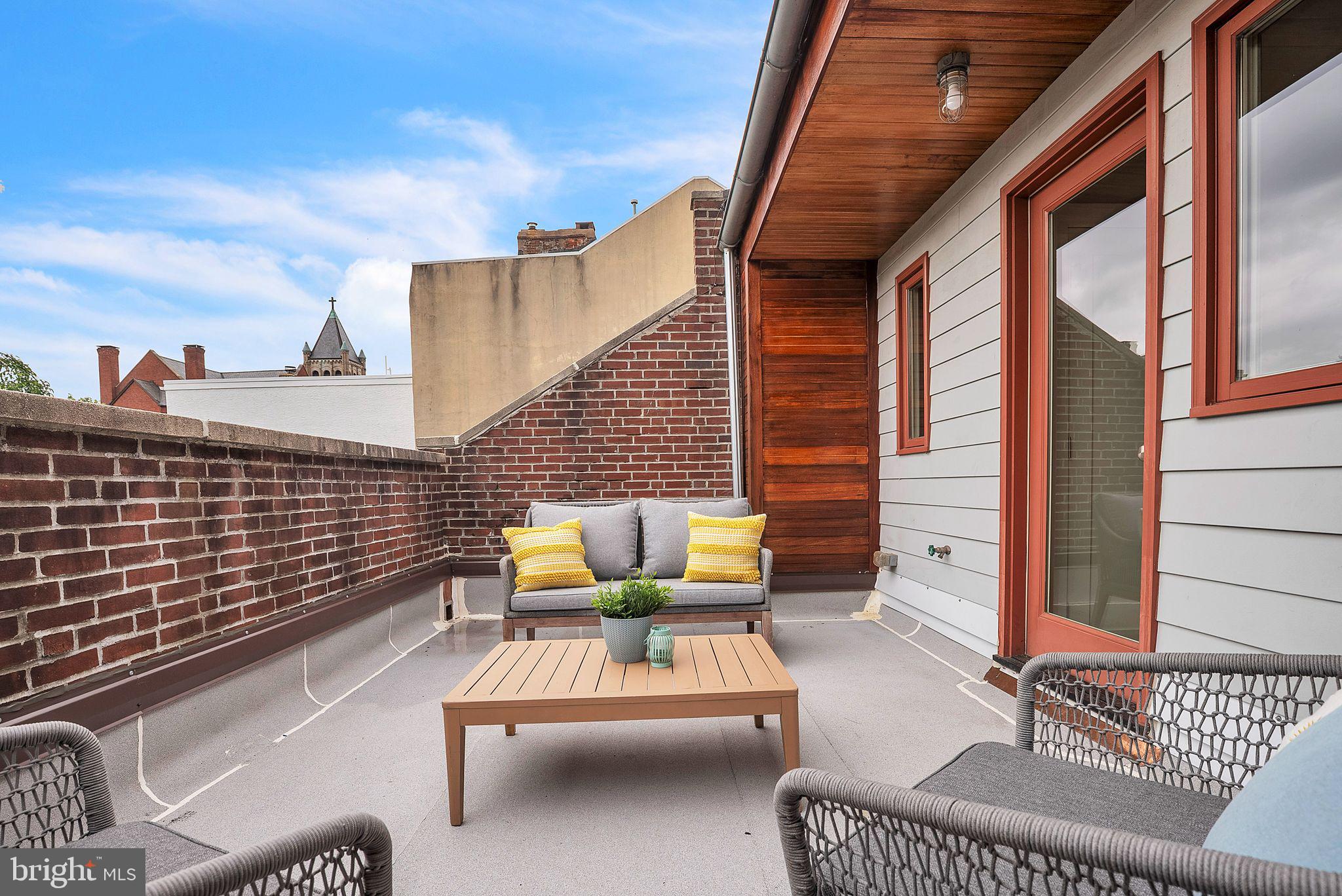 SOCIETY HILL - Residential