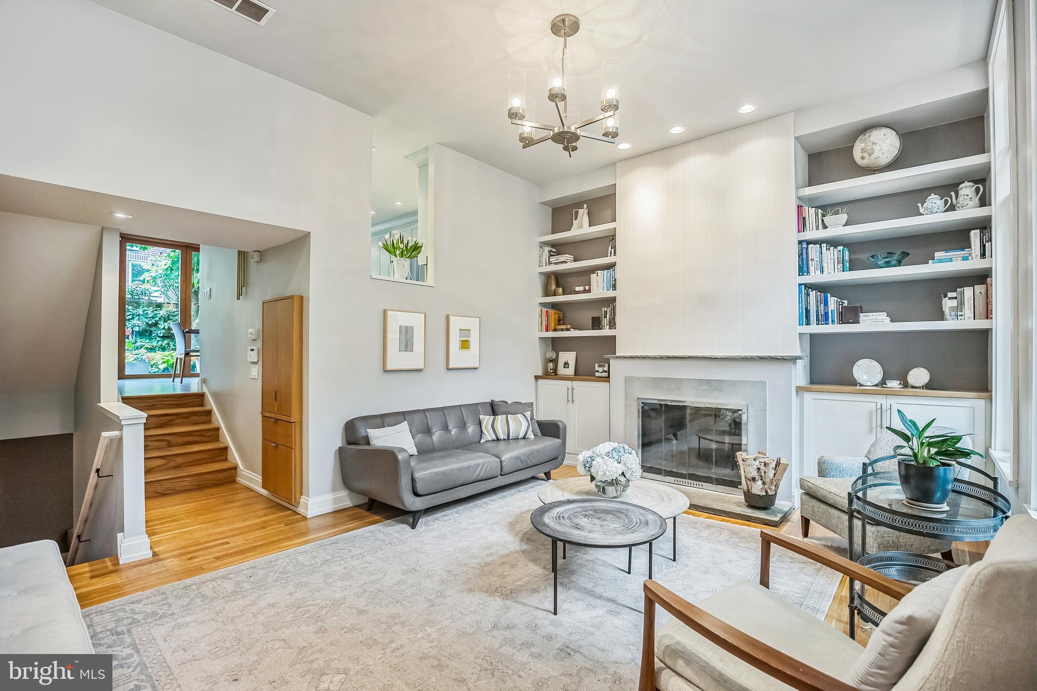 SOCIETY HILL - Residential