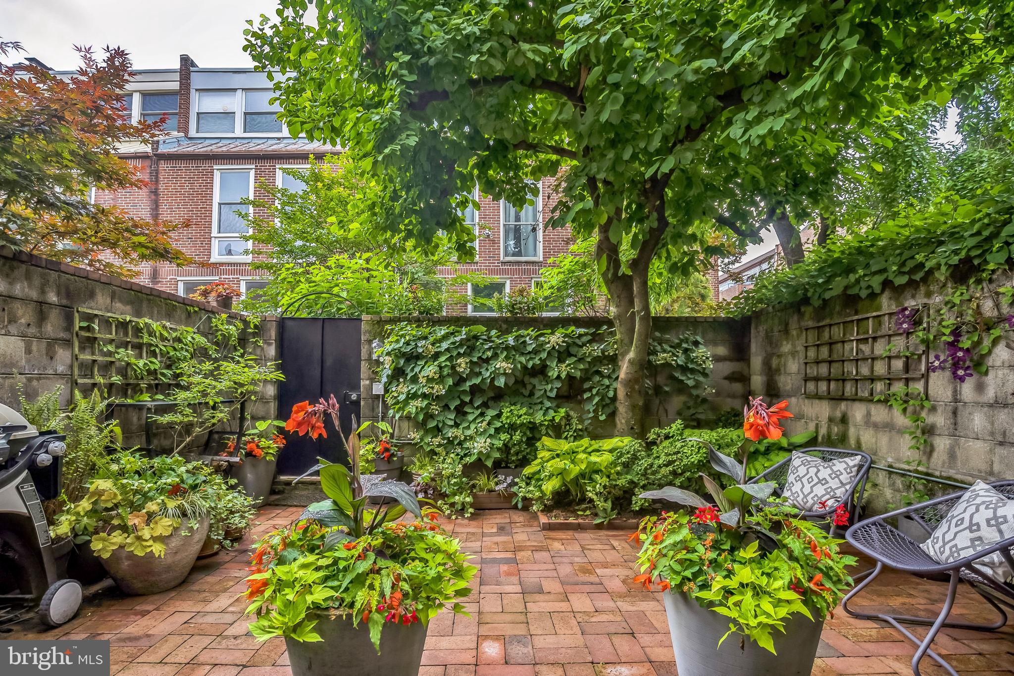 SOCIETY HILL - Residential