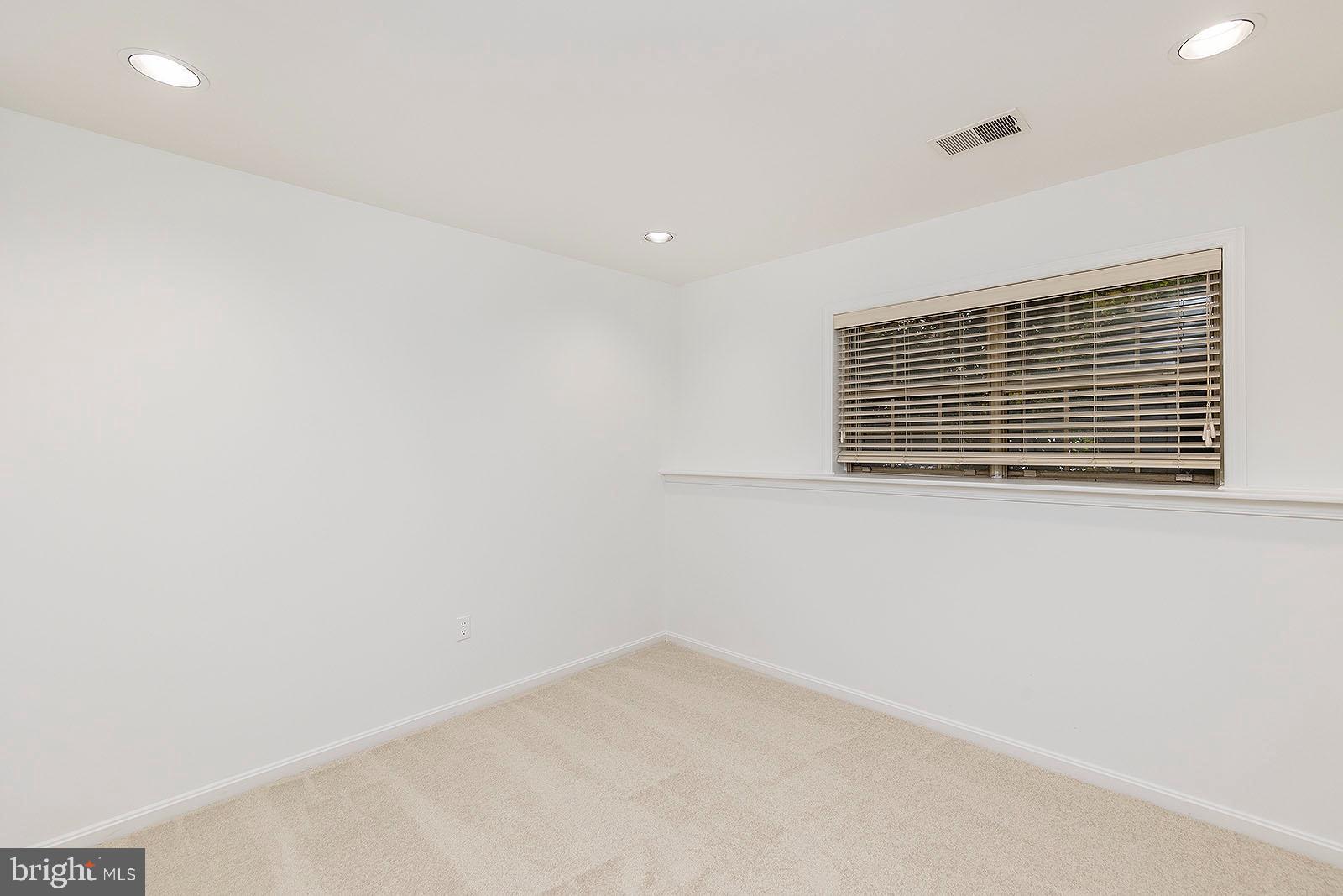 FRANKLIN FARM - Residential Lease