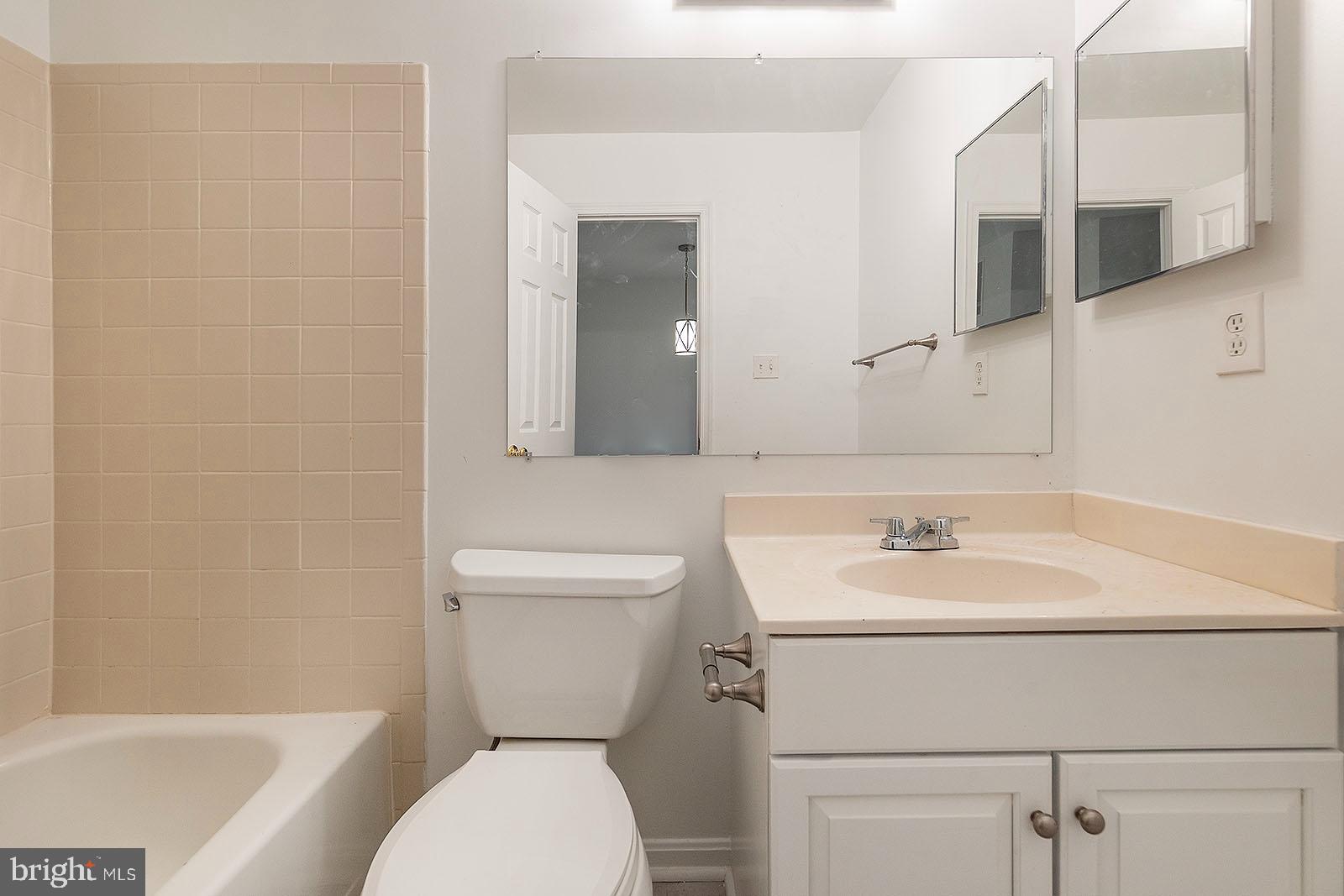 FRANKLIN FARM - Residential Lease