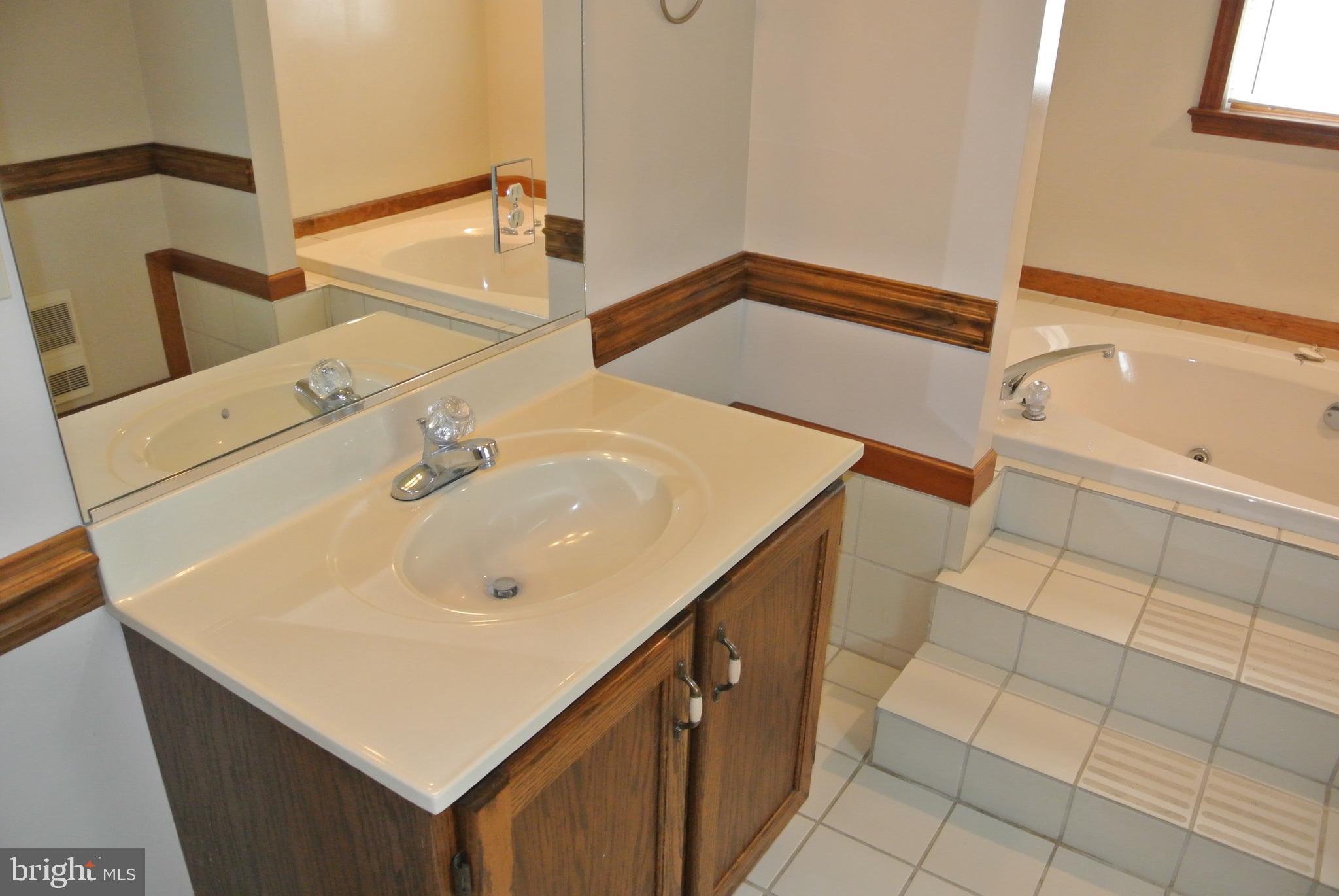 NEWPORT MANOR SUB - Residential