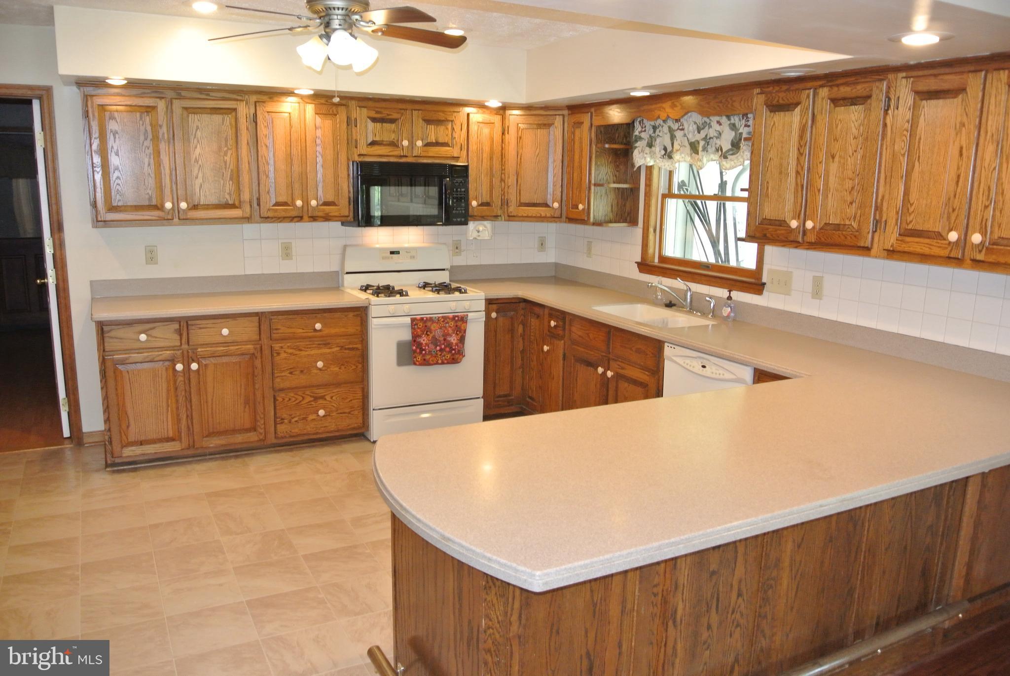 NEWPORT MANOR SUB - Residential