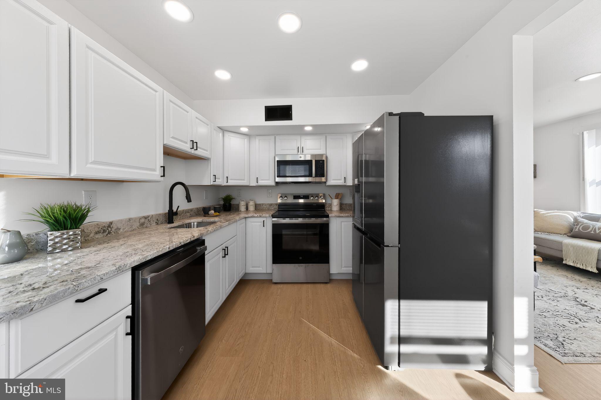 CHELSEA ESTATES - Residential