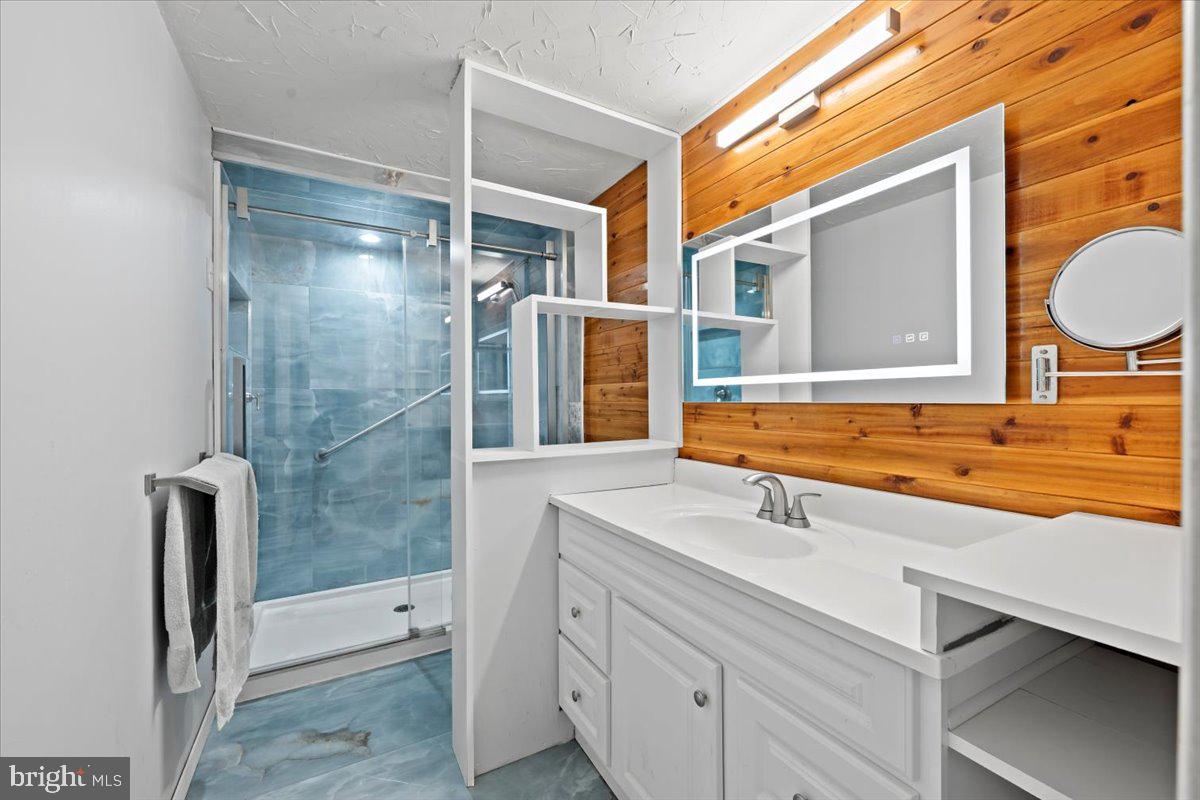 POCONO HIGHLAND LAKE - Residential