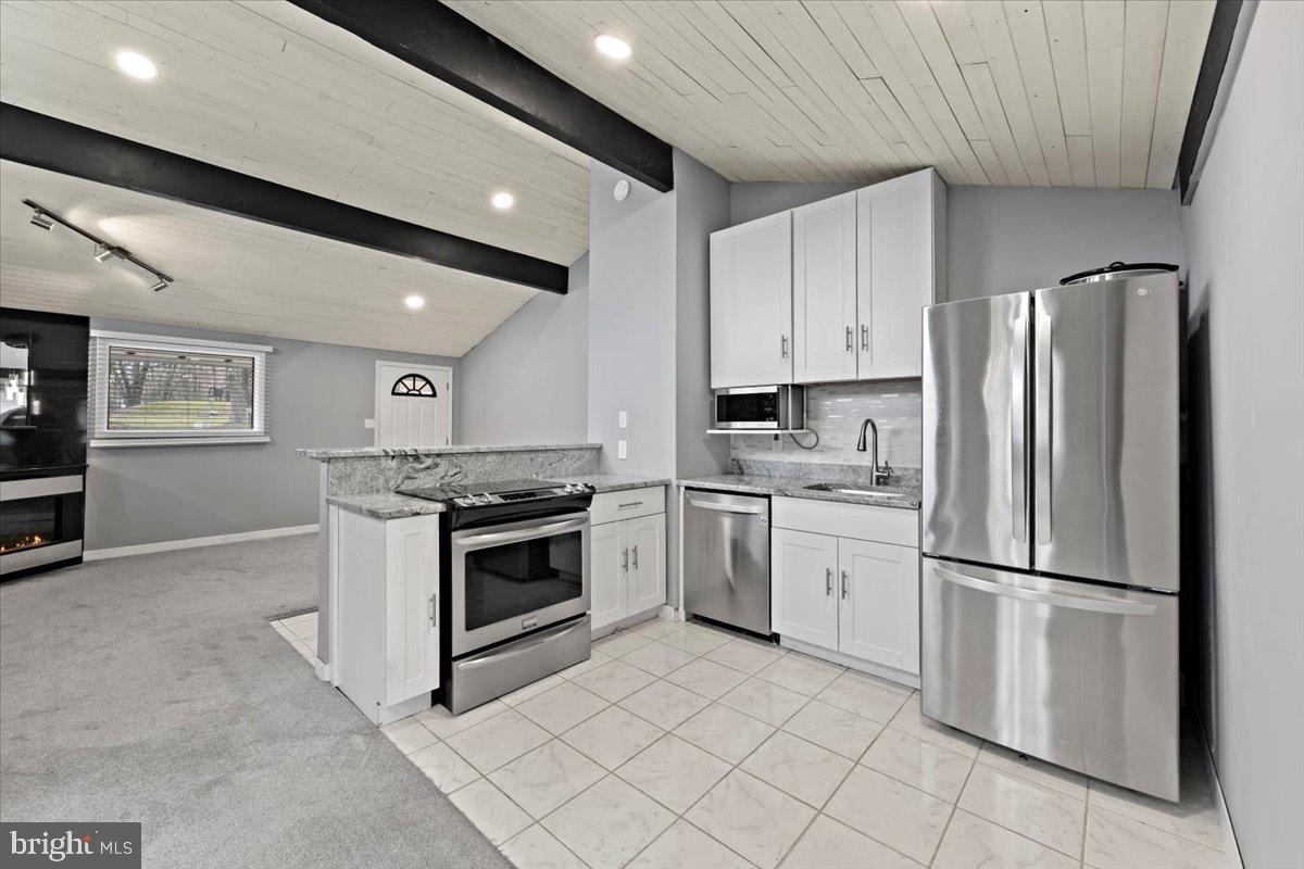 POCONO HIGHLAND LAKE - Residential