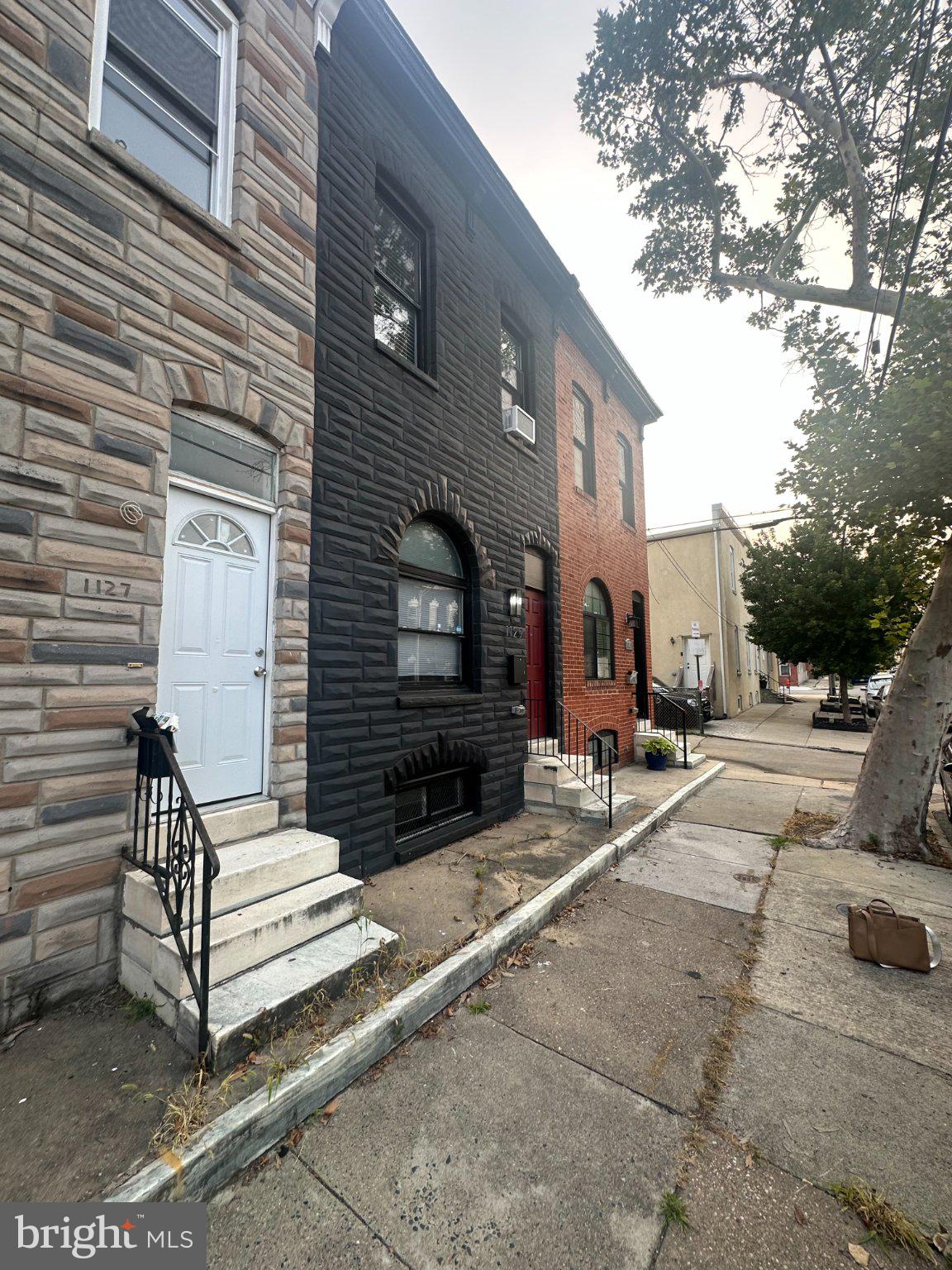 1129 W OSTEND STREET