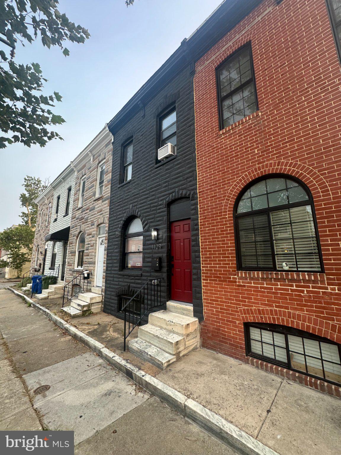 1129 W OSTEND STREET