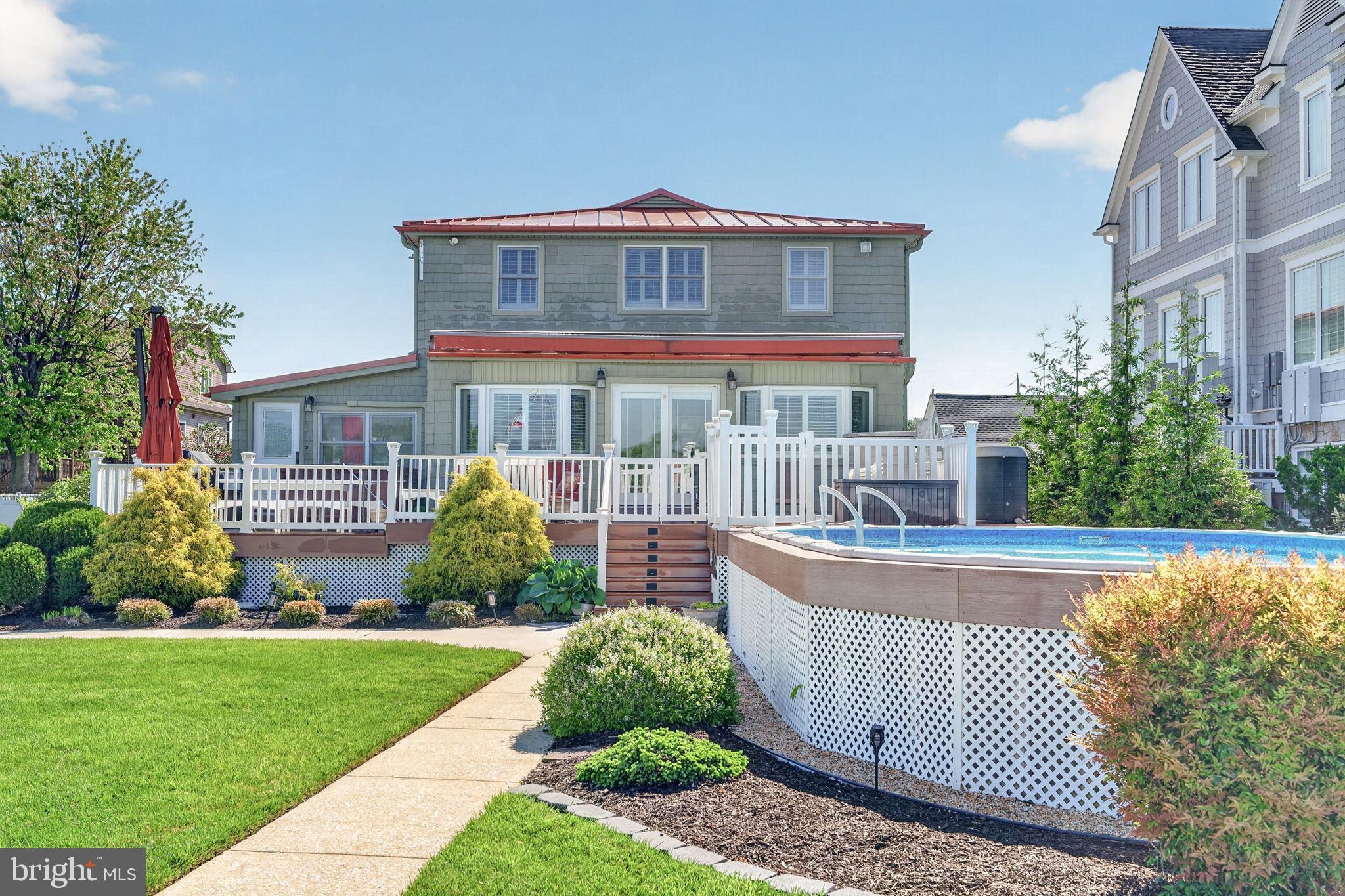 BOWLEYS QUARTERS - Residential