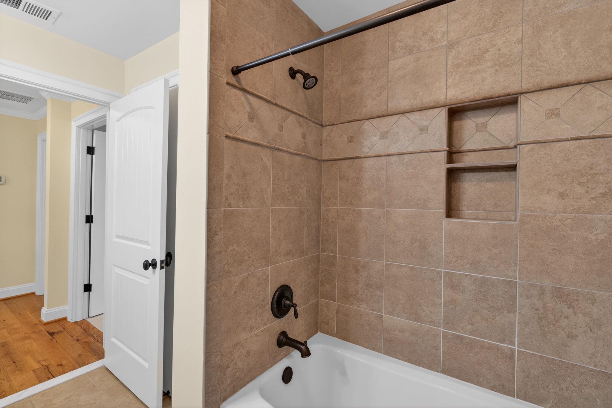 BOWLEYS QUARTERS - Residential