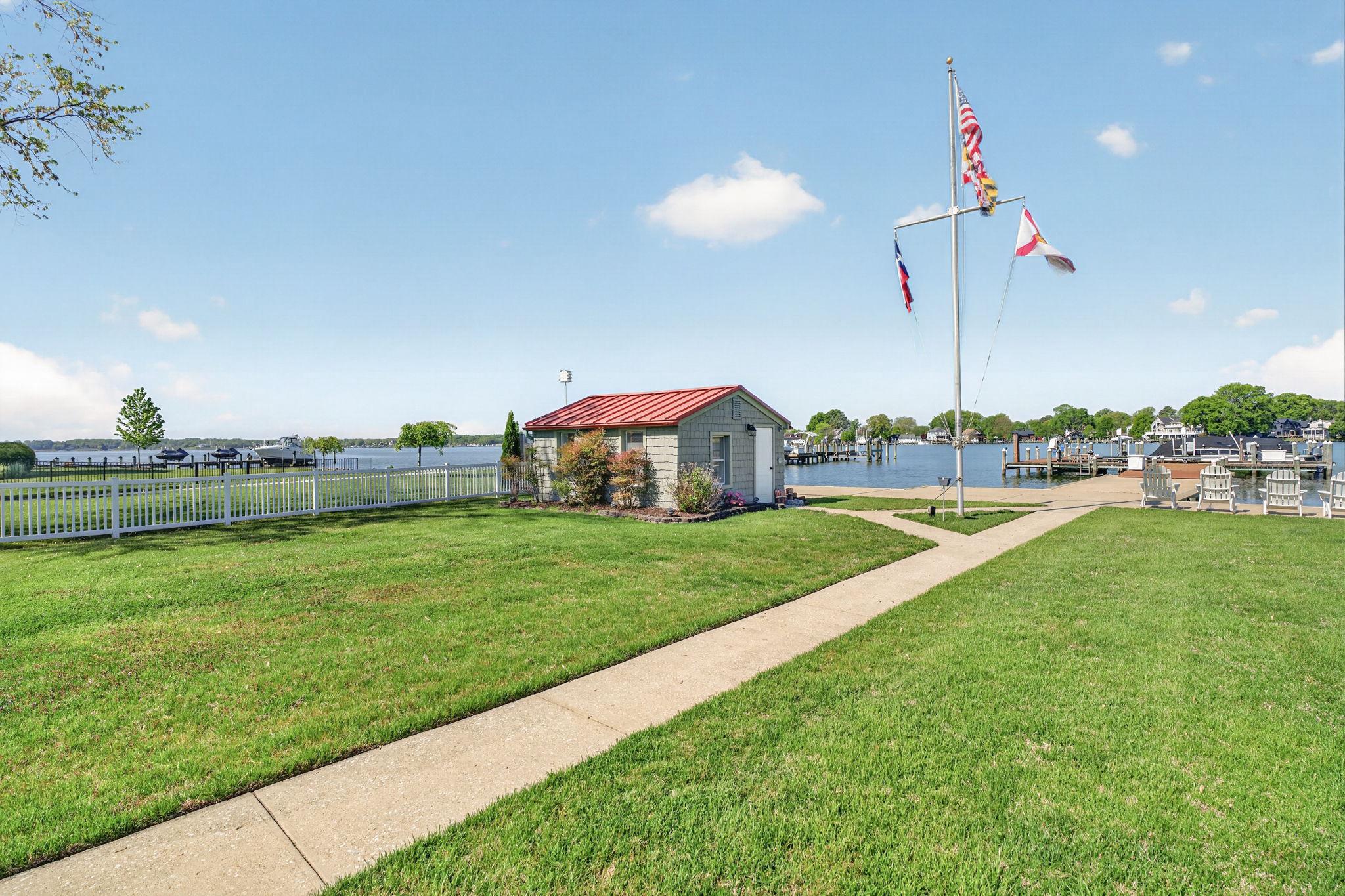 BOWLEYS QUARTERS - Residential