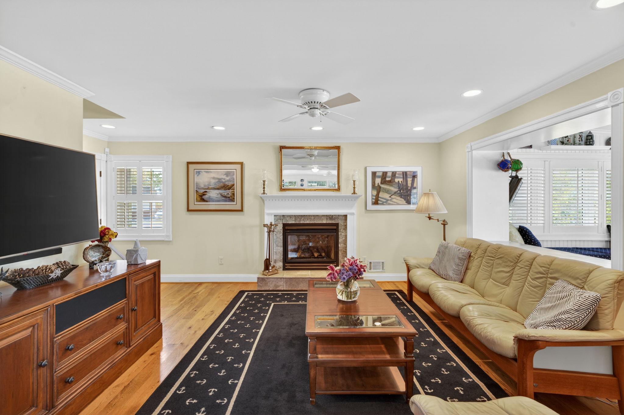 BOWLEYS QUARTERS - Residential