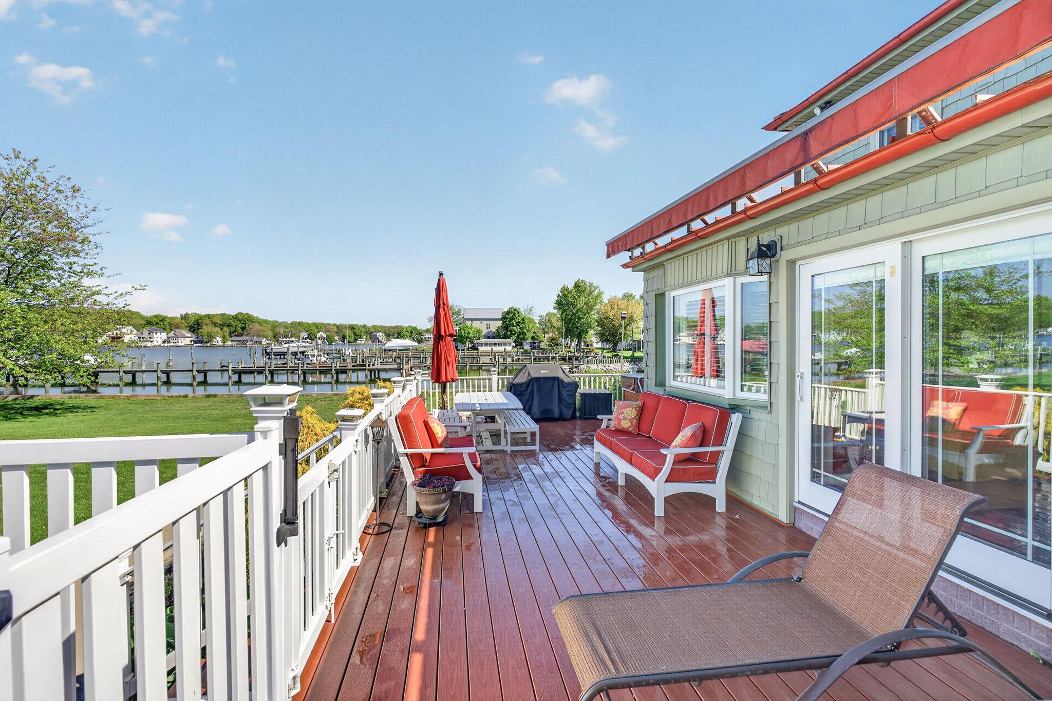 BOWLEYS QUARTERS - Residential