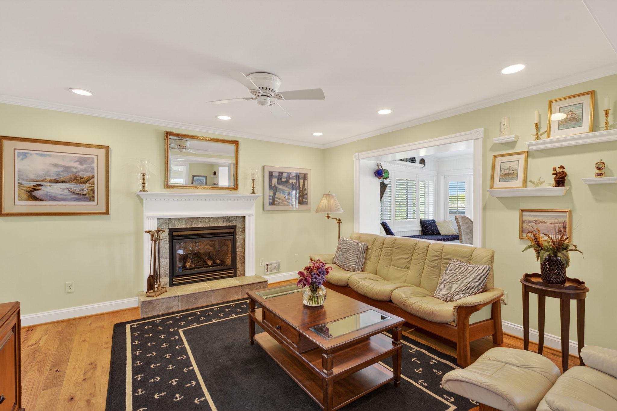 BOWLEYS QUARTERS - Residential