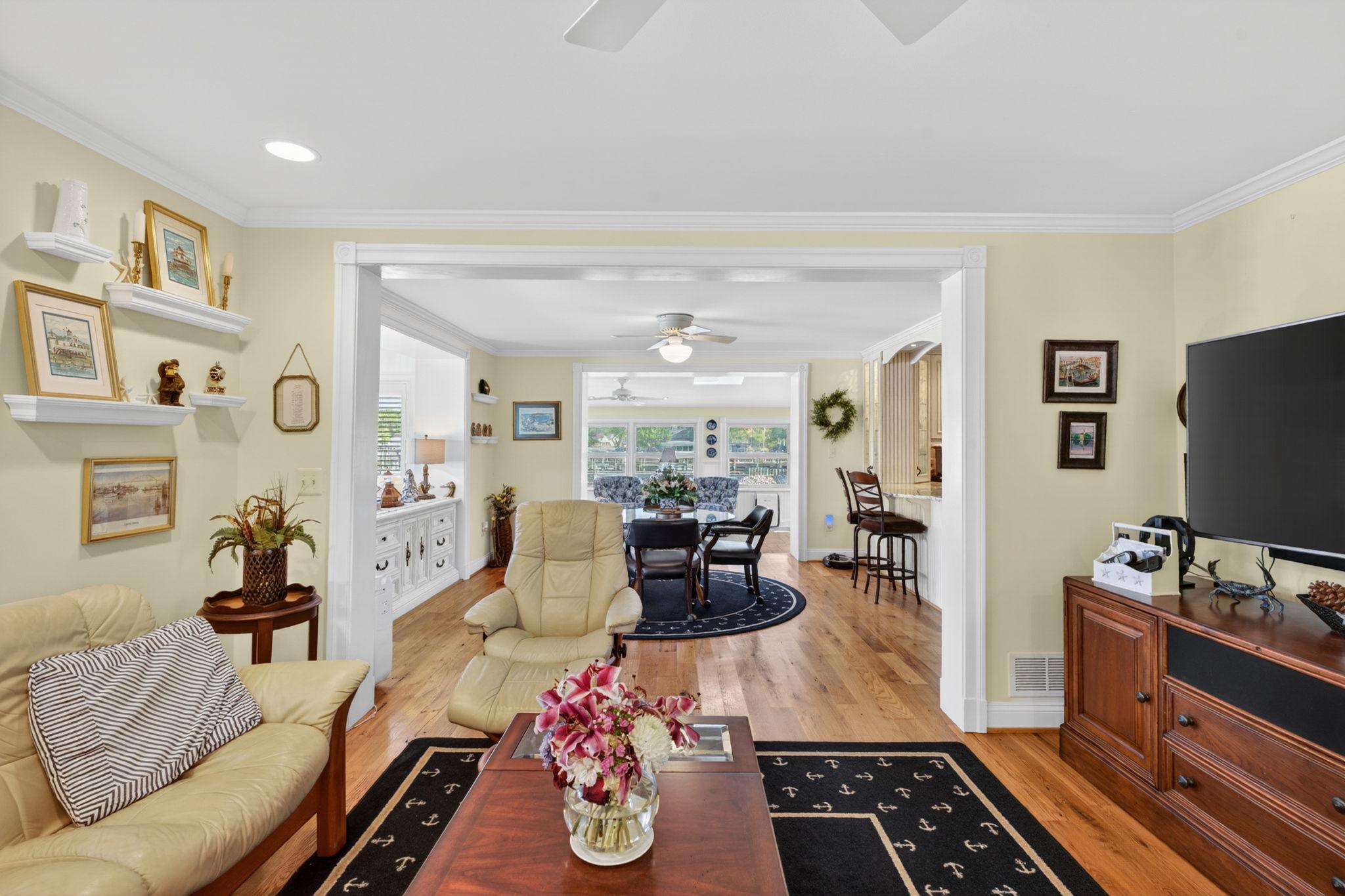 BOWLEYS QUARTERS - Residential