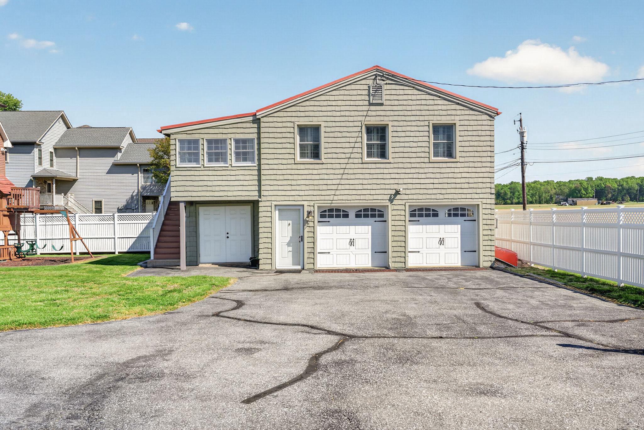 BOWLEYS QUARTERS - Residential