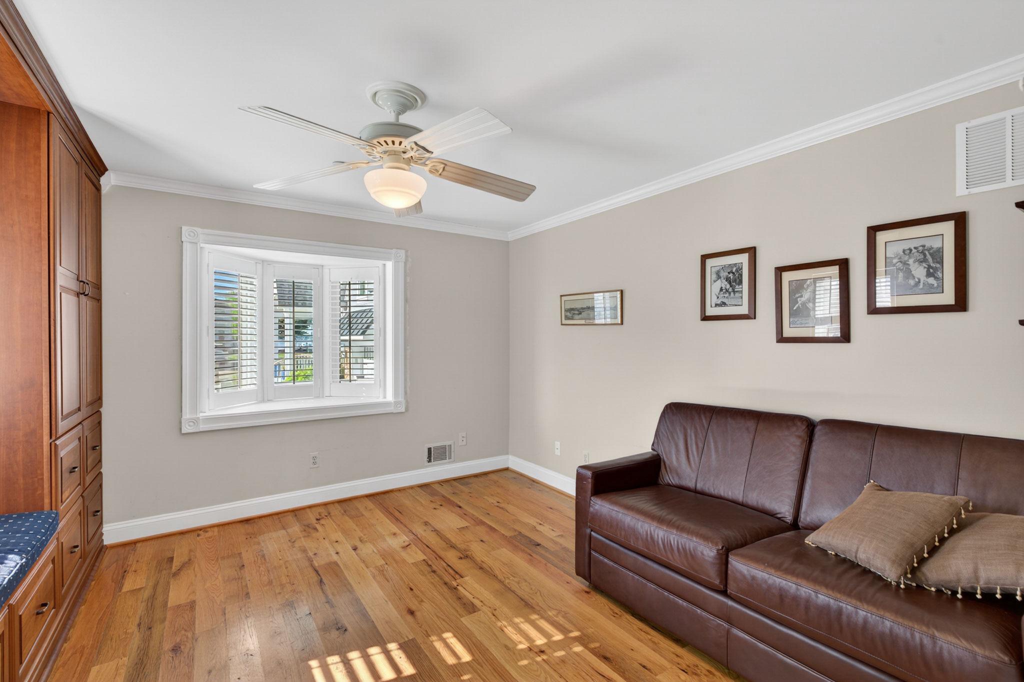 BOWLEYS QUARTERS - Residential
