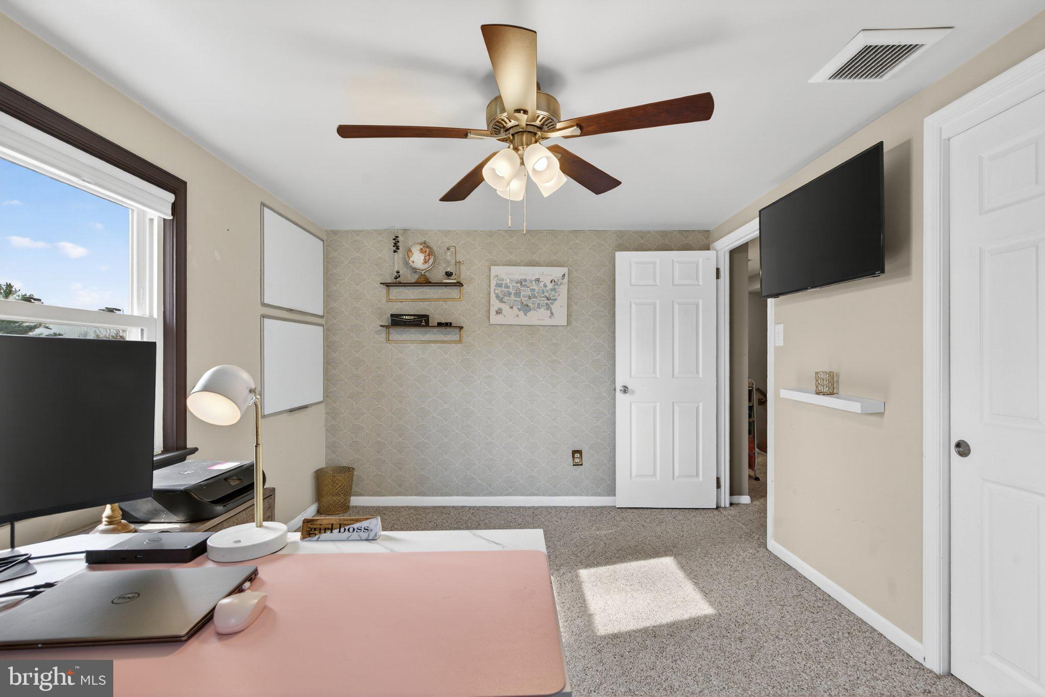 LANSDALE - Residential