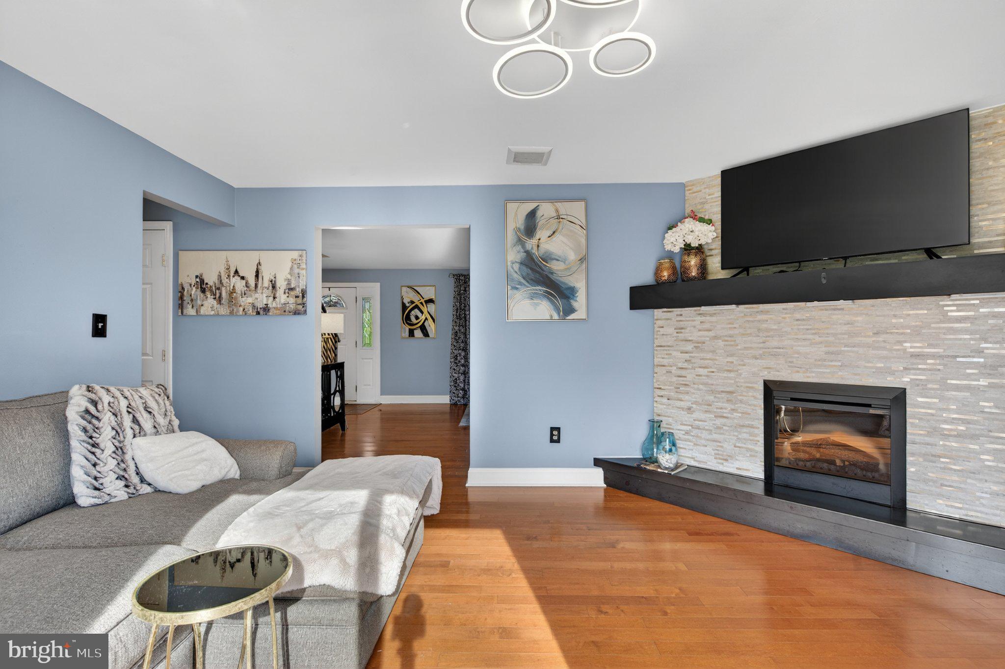 LANSDALE - Residential