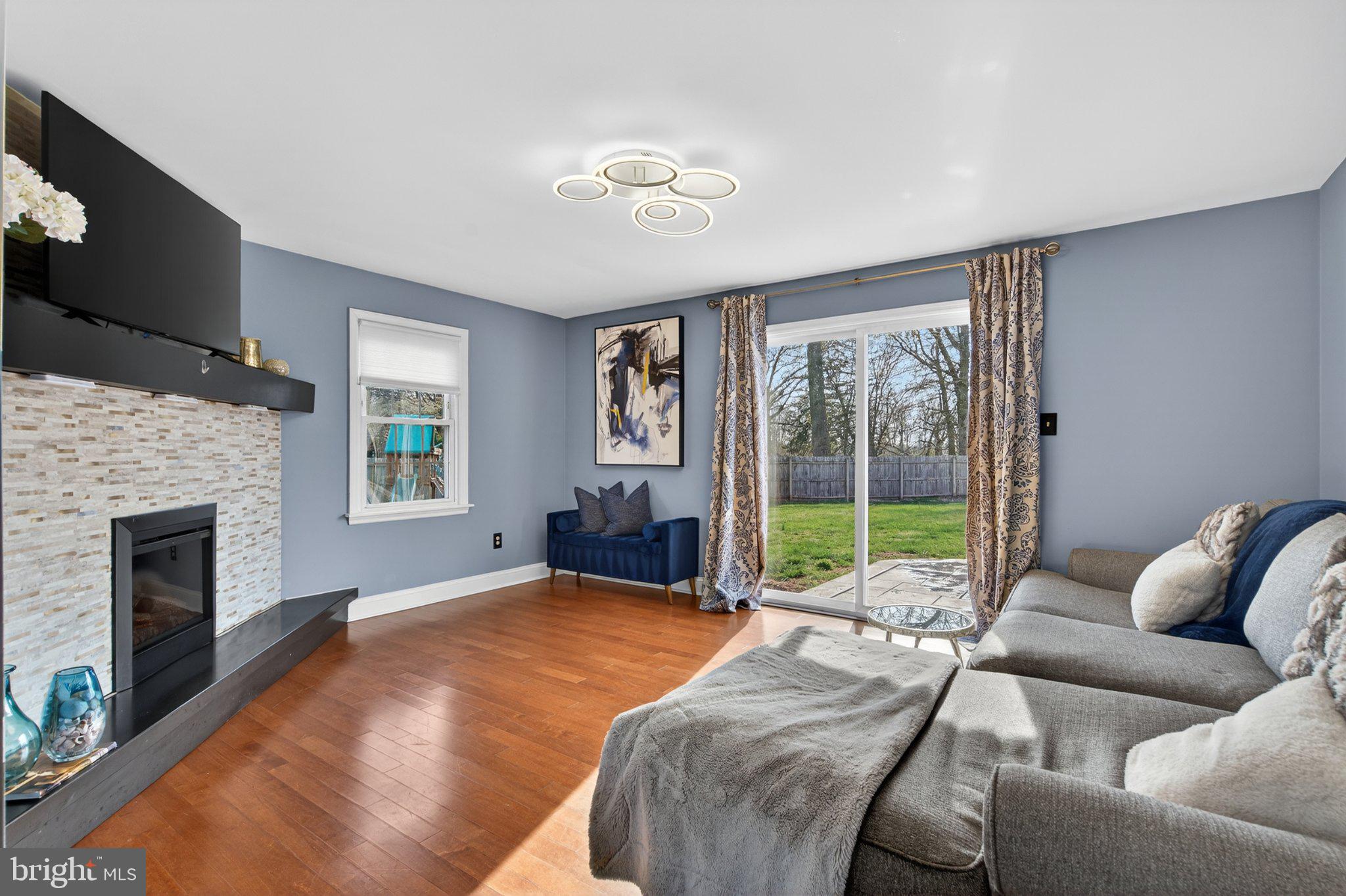 LANSDALE - Residential