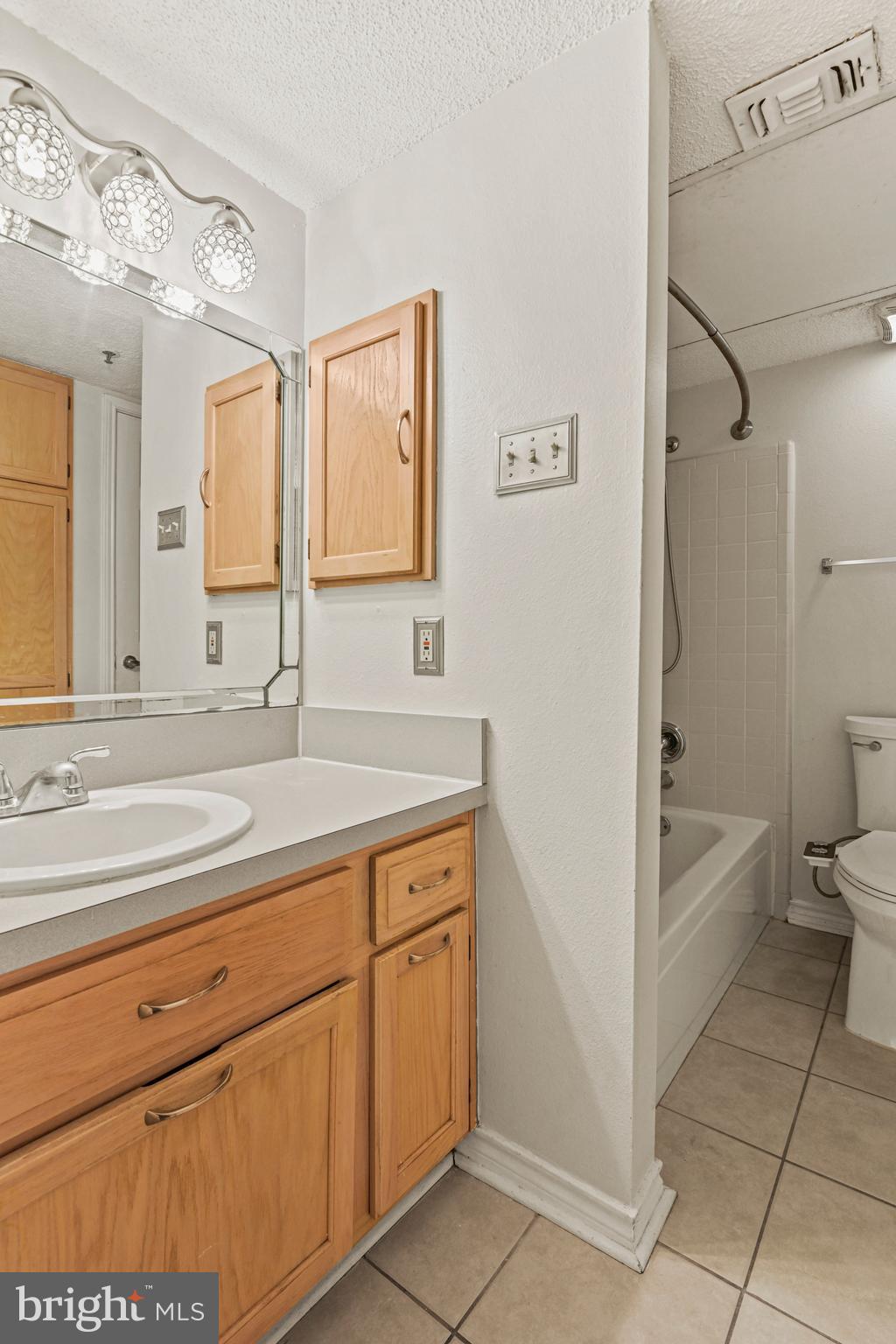 FOUNTAINS AT MCLEAN - Residential