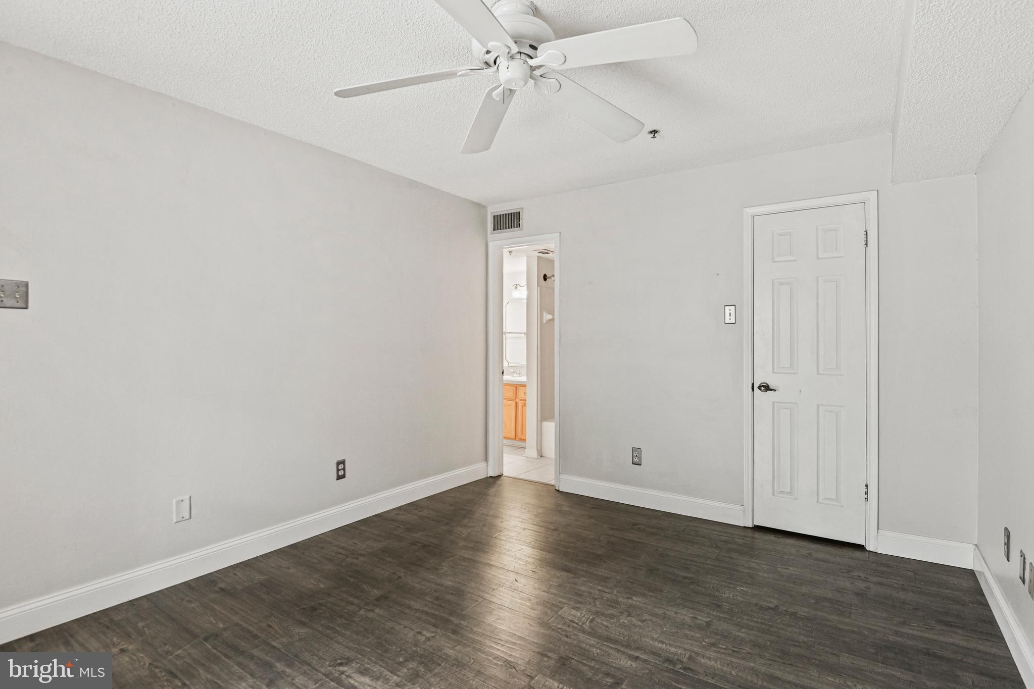 FOUNTAINS AT MCLEAN - Residential