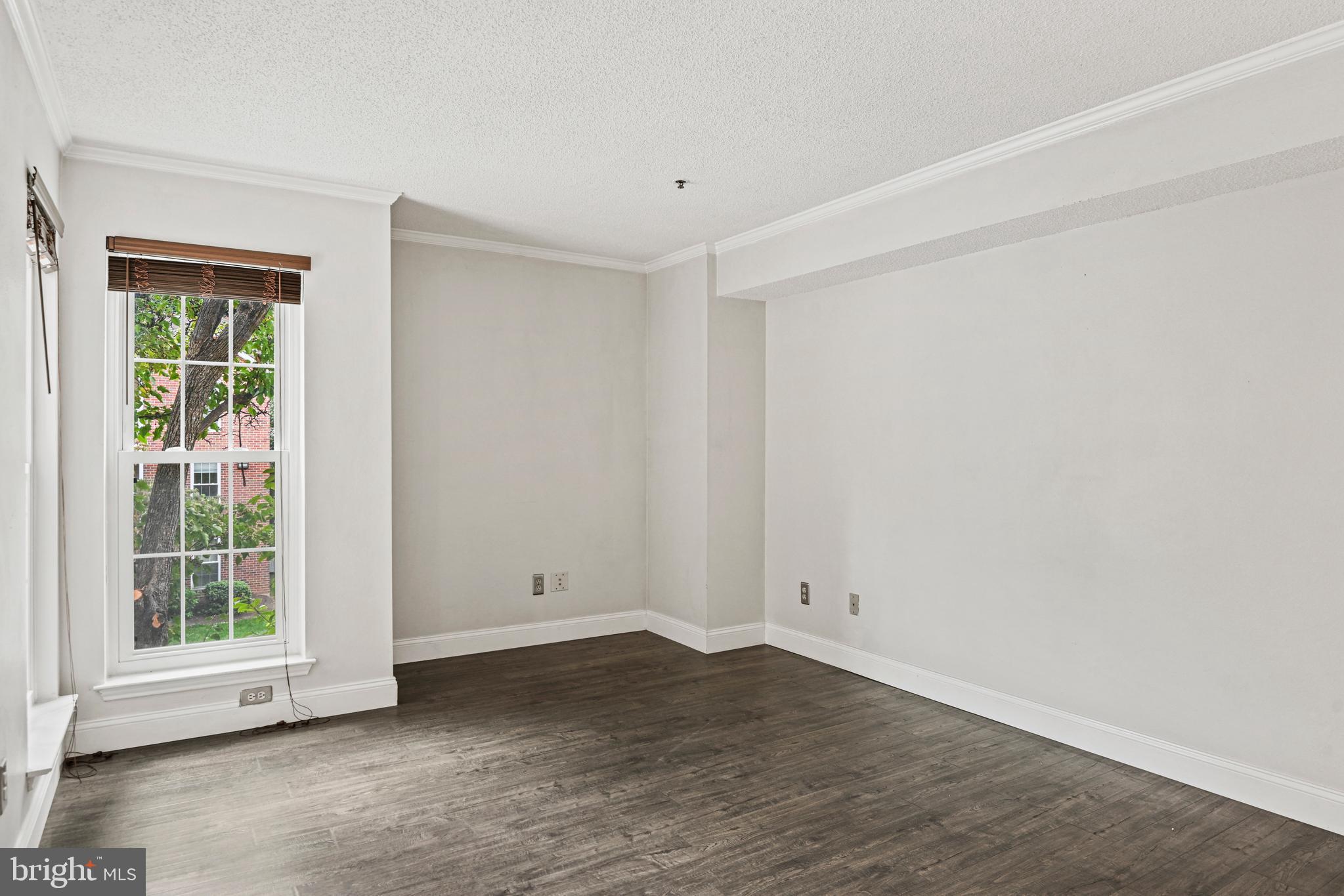 FOUNTAINS AT MCLEAN - Residential