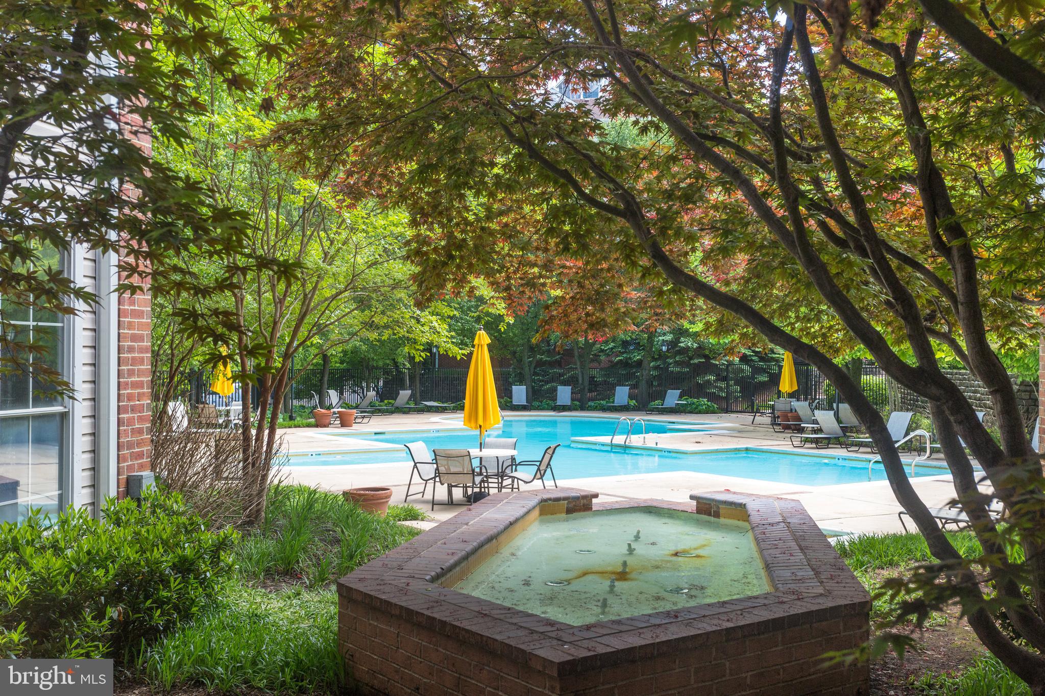 FOUNTAINS AT MCLEAN - Residential