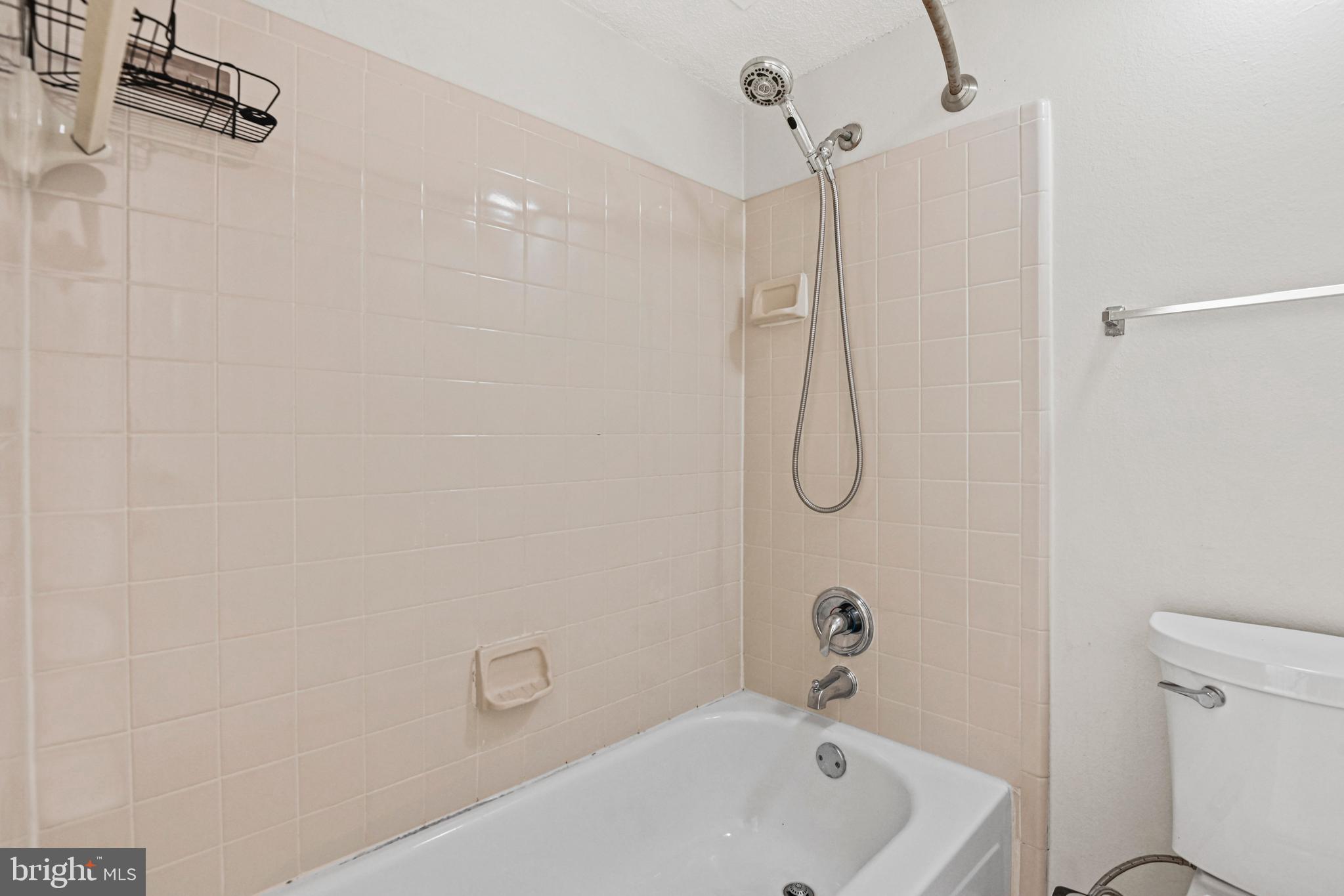 FOUNTAINS AT MCLEAN - Residential