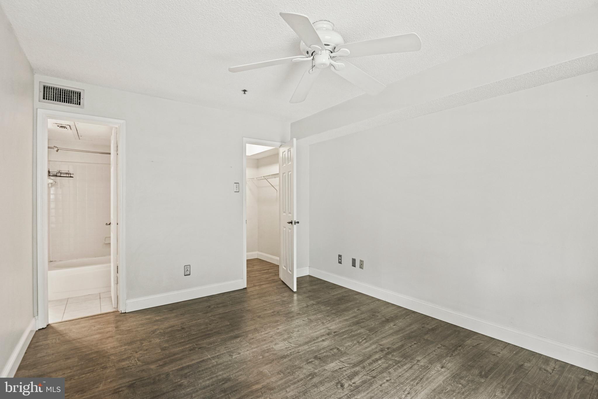 FOUNTAINS AT MCLEAN - Residential