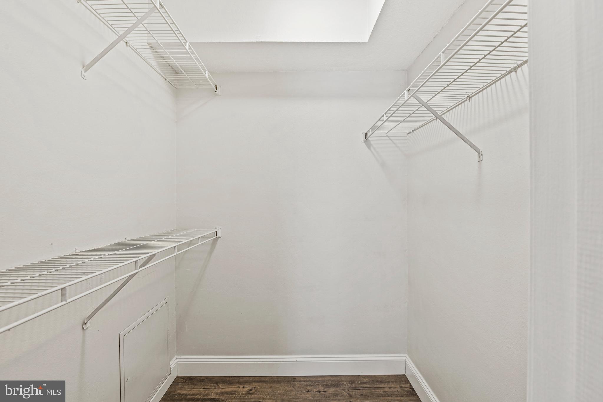 FOUNTAINS AT MCLEAN - Residential