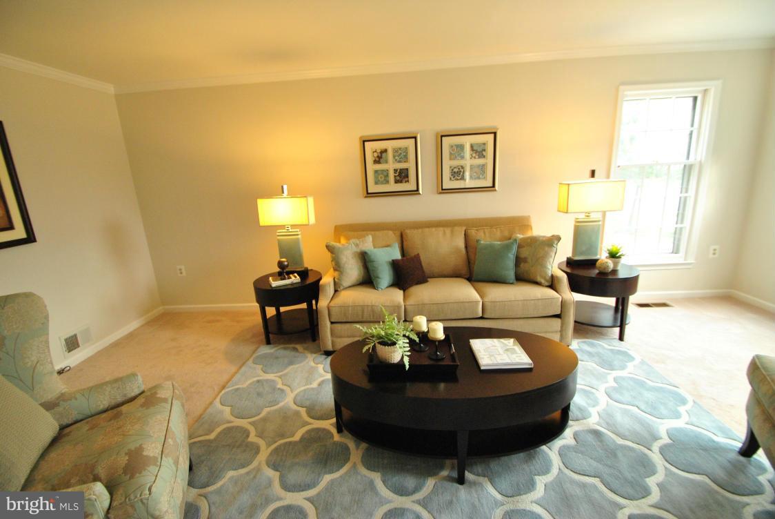 CHANTILLY HIGHLANDS - Residential