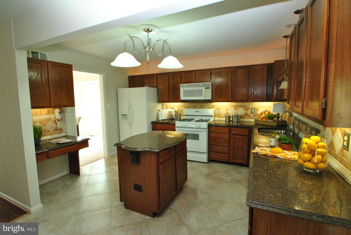 CHANTILLY HIGHLANDS - Residential