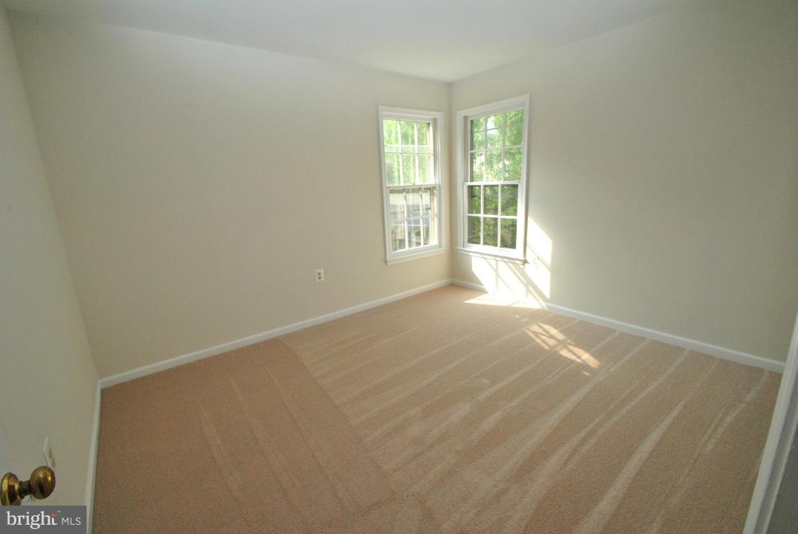 CHANTILLY HIGHLANDS - Residential