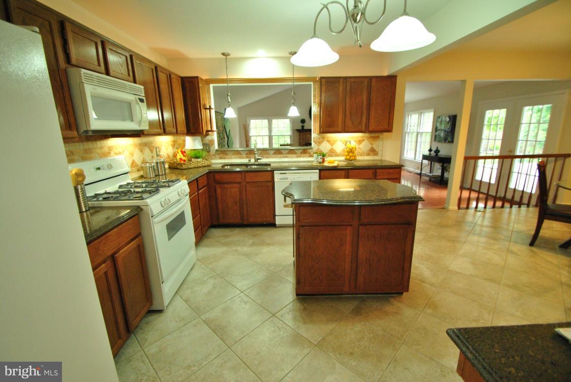 CHANTILLY HIGHLANDS - Residential