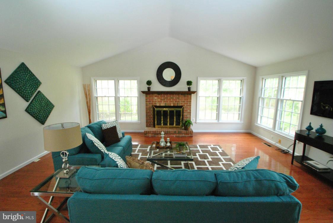 CHANTILLY HIGHLANDS - Residential