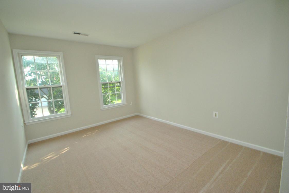 CHANTILLY HIGHLANDS - Residential