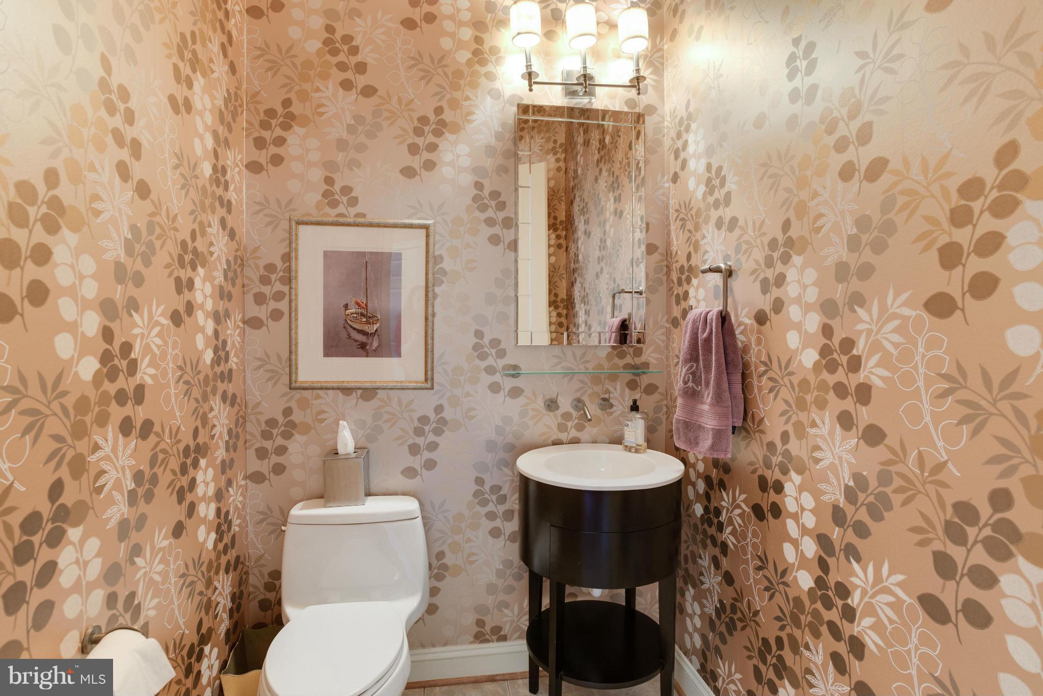 BROYHILLS MCLEAN ESTATES - Residential