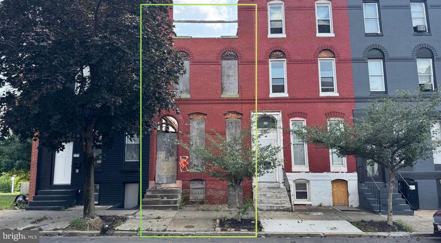 Investor alert! Incredible opportunity with massive upside. 323 N Fulton Ave has the potential to deliver a six-figure flip profit based on recent neighborhood comps. Renovated homes on this block are proving the ARV: 316 N Fulton Ave sold for $316,000, 313 N Fulton Ave sold for $302,500, and 314 N Fulton (duplex layout) sold for $375,000. Additionally, 317 N Fulton is currently listed as a duplex for $350,000. With this shell, the world is your oyster. With the right vision and updates, this property can easily reach that resale range, making it a standout addition to any investor’s portfolio. Don’t miss your chance to capitalize on one of the best ARV plays in the area!