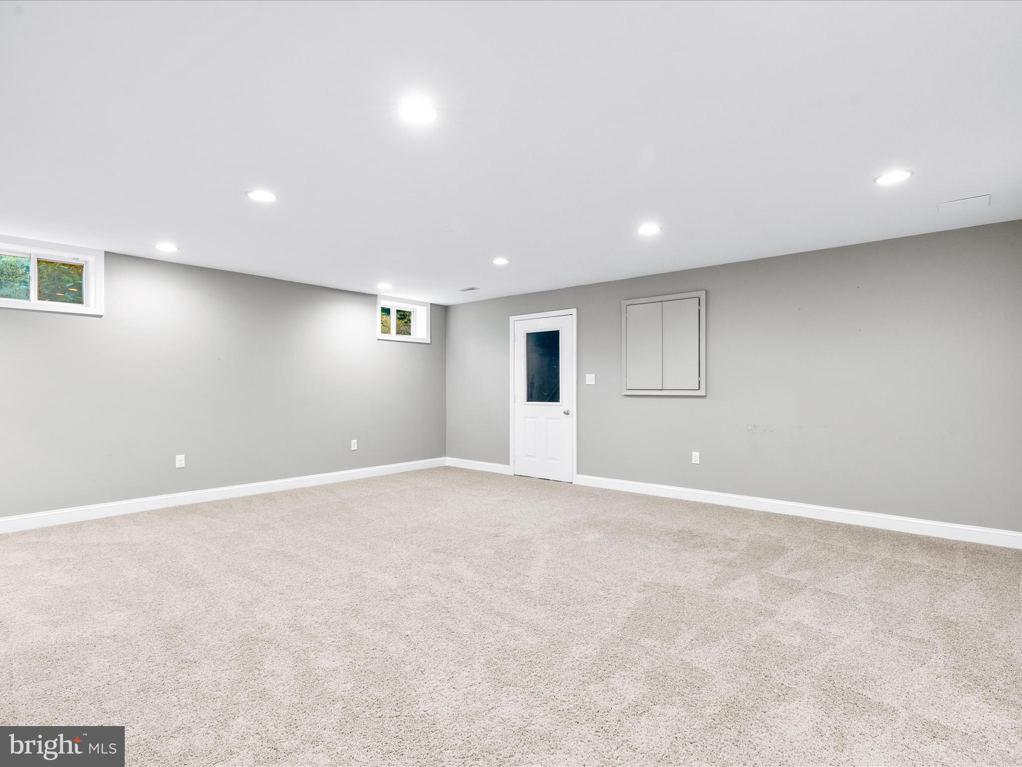 WHITE FLINT SPRINGS - Residential