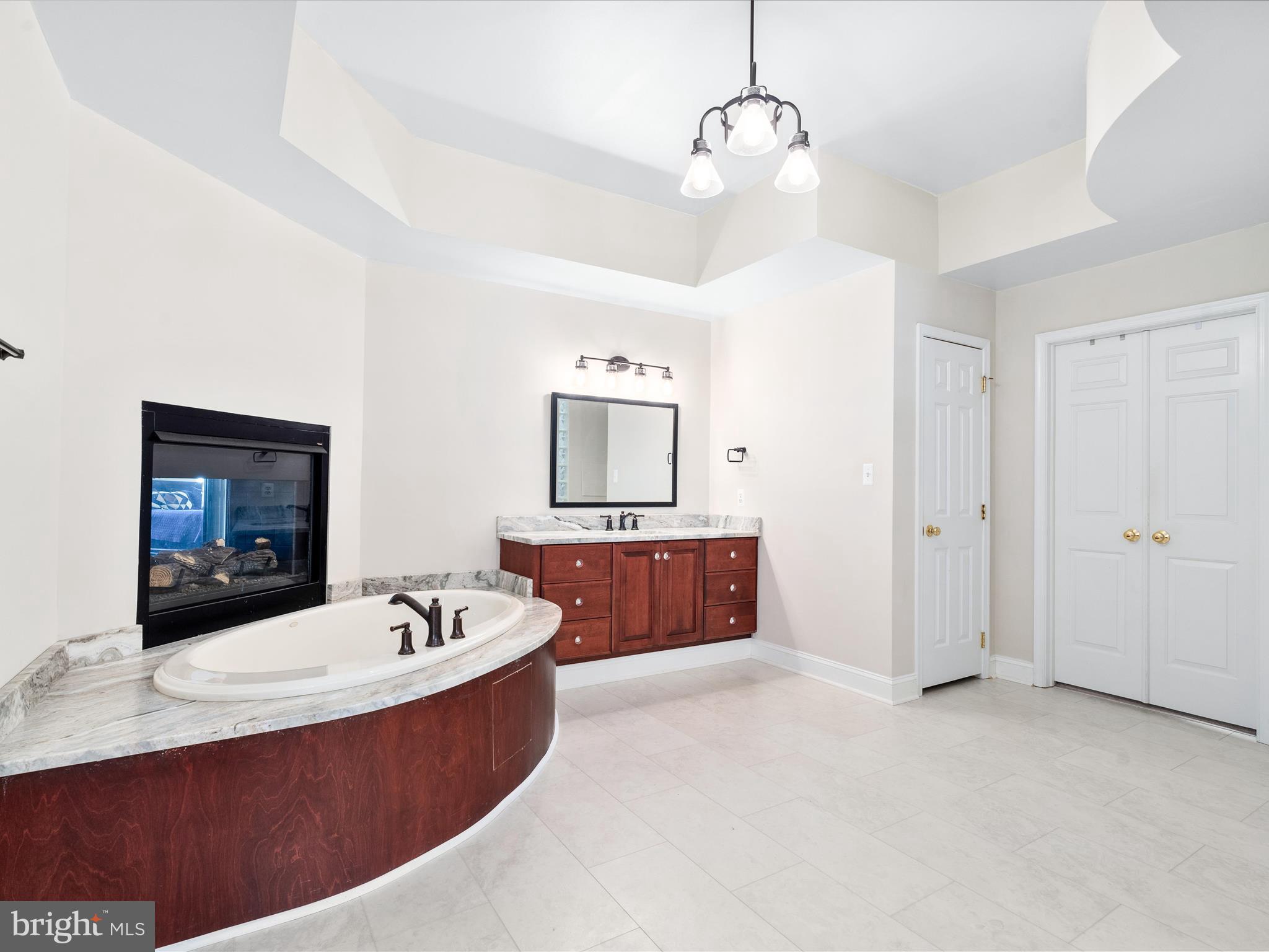 WHITE FLINT SPRINGS - Residential