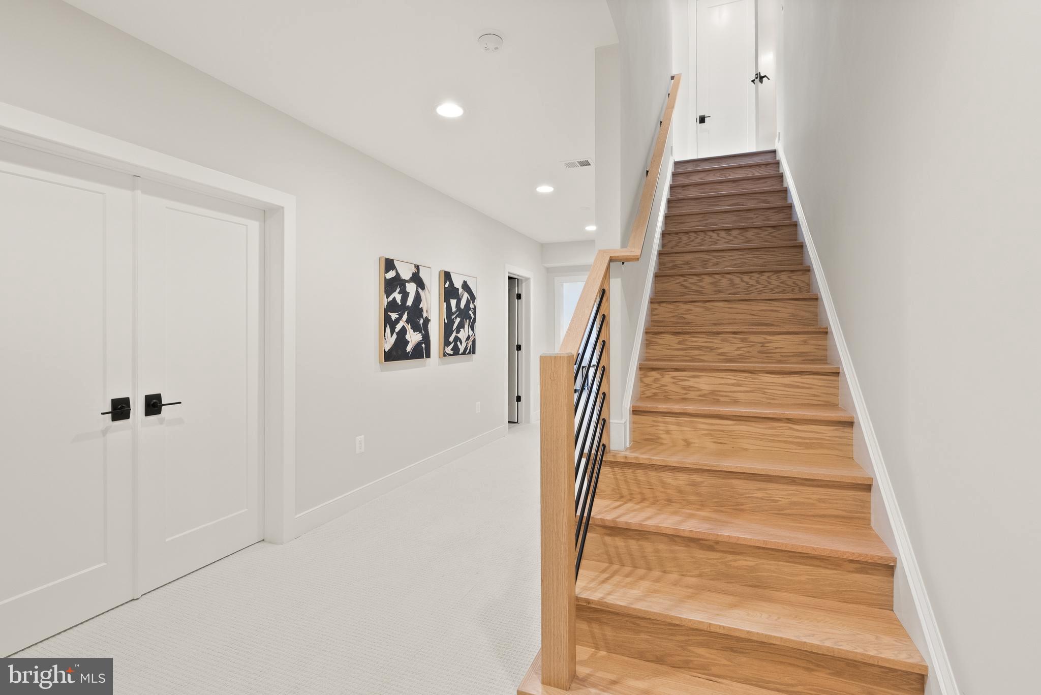 DUNN LORING - Residential