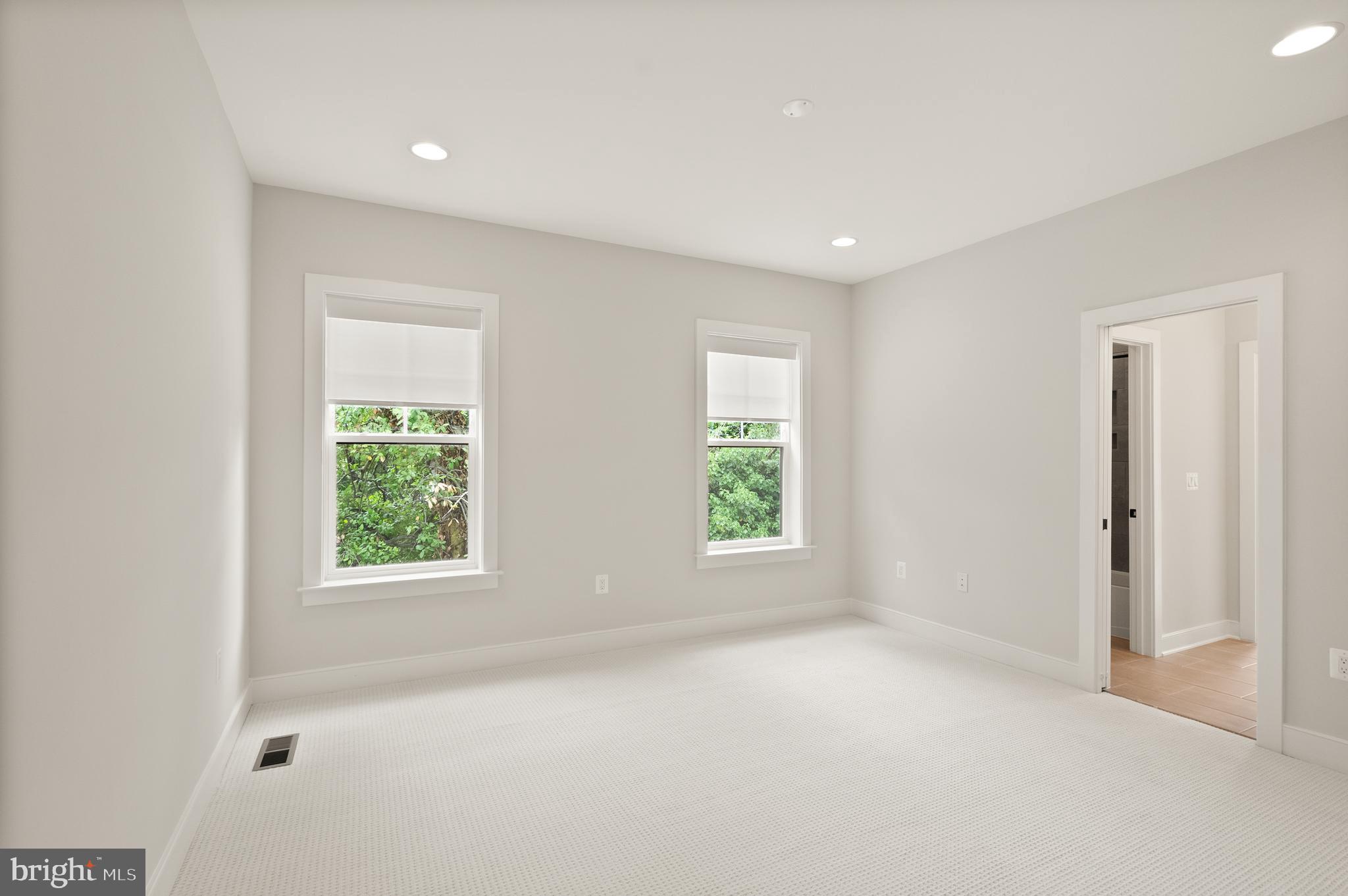 DUNN LORING - Residential