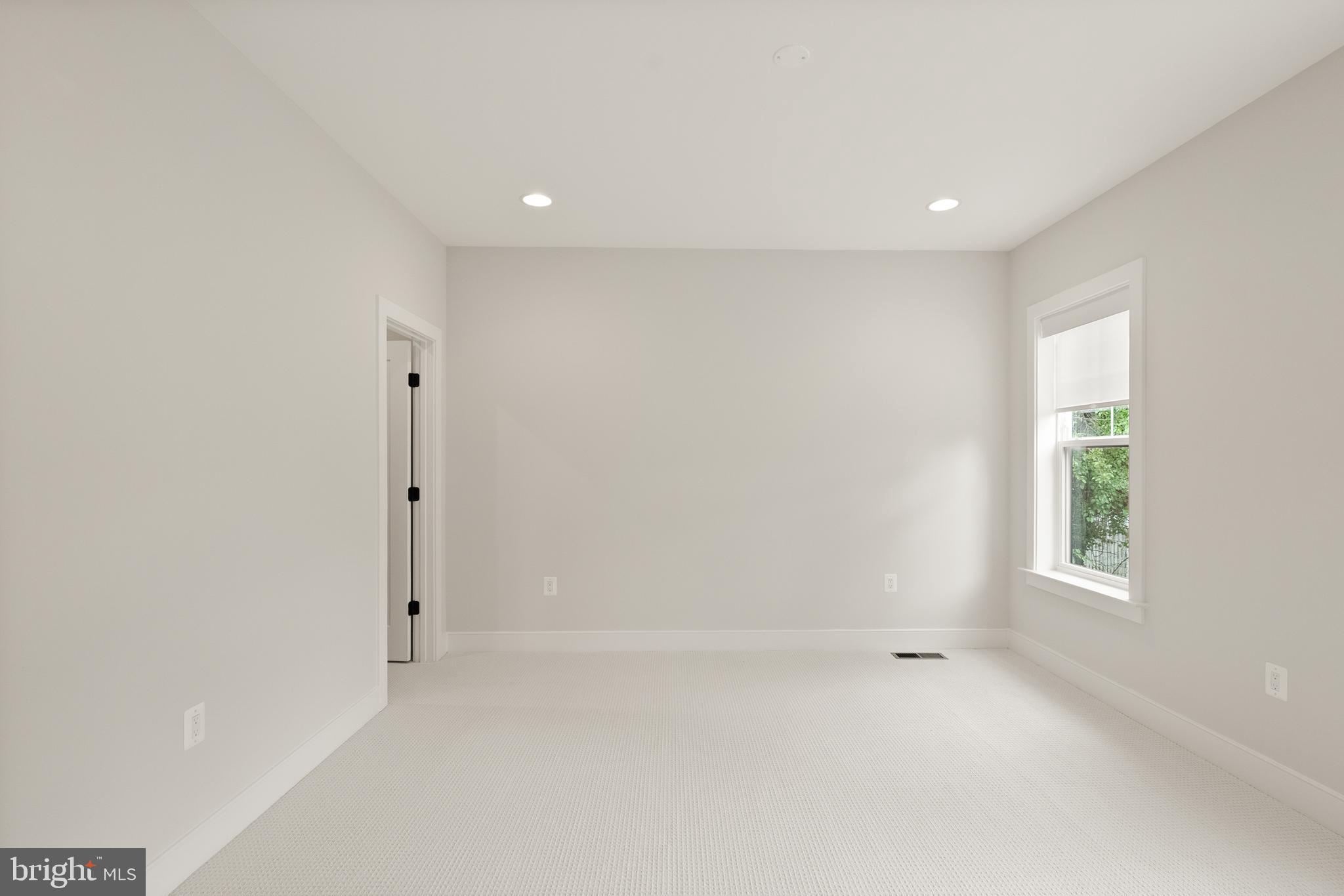 DUNN LORING - Residential