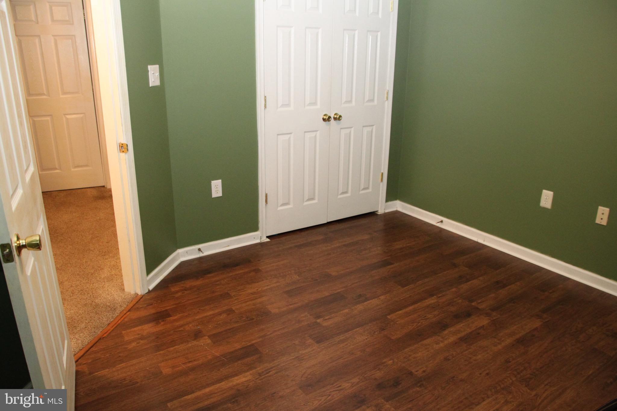 LAUREL RIDGE - Residential