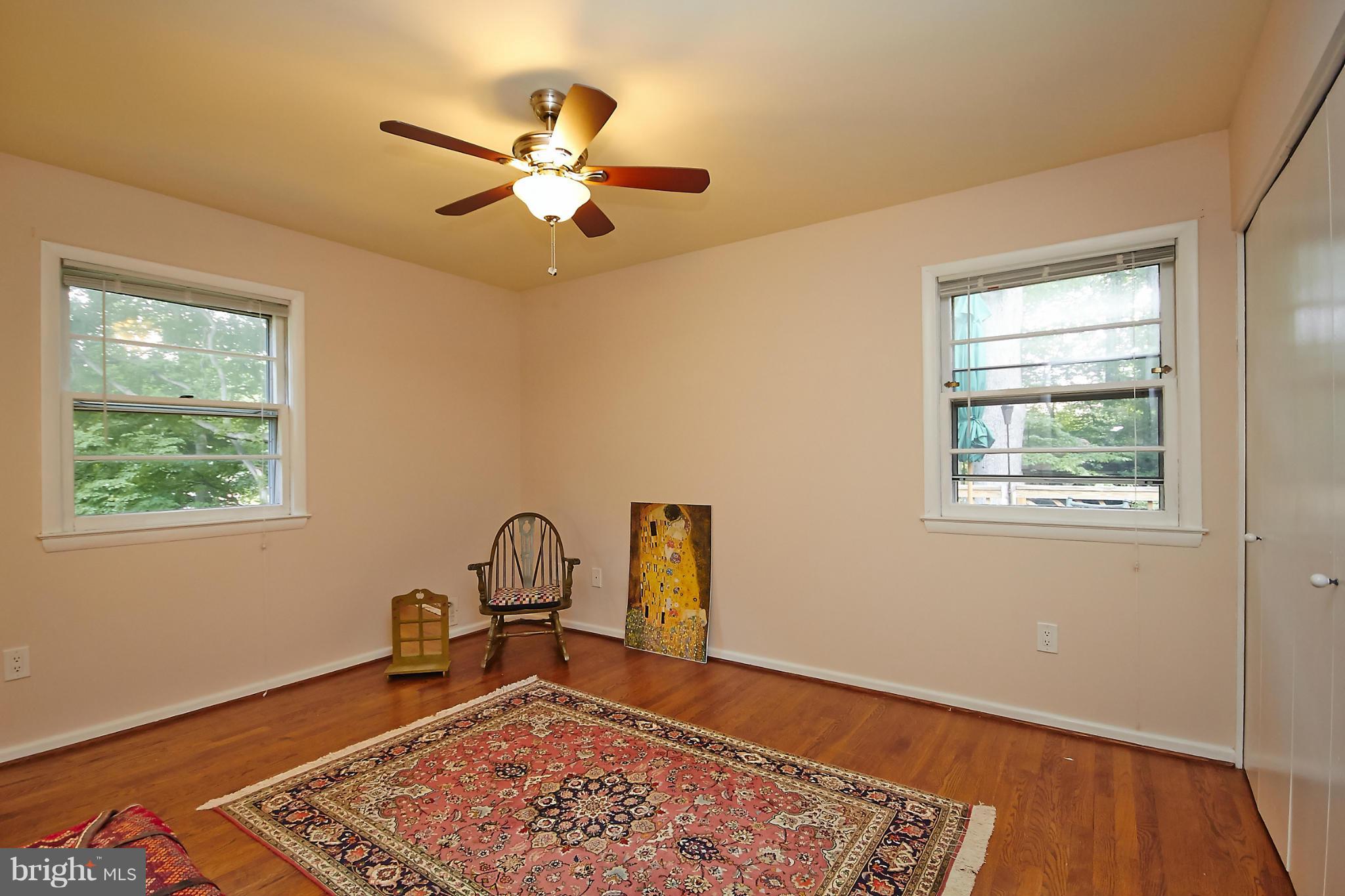 VIENNA WOODS - Residential