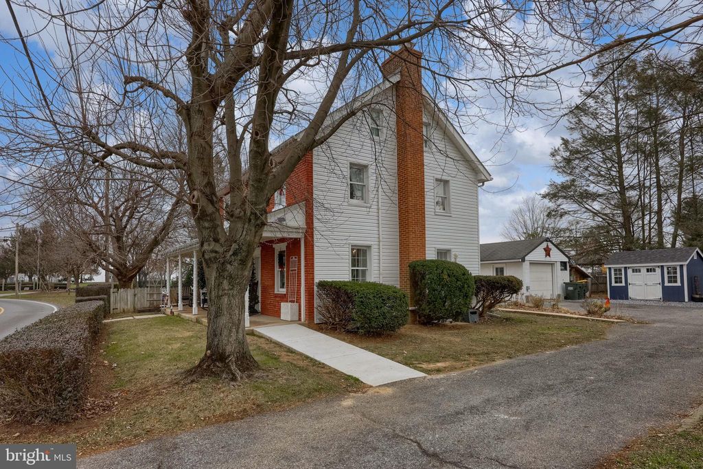 Photo of 39 N Maple Avenue, LEOLA, PA 17540 (MLS # PALA2080738)