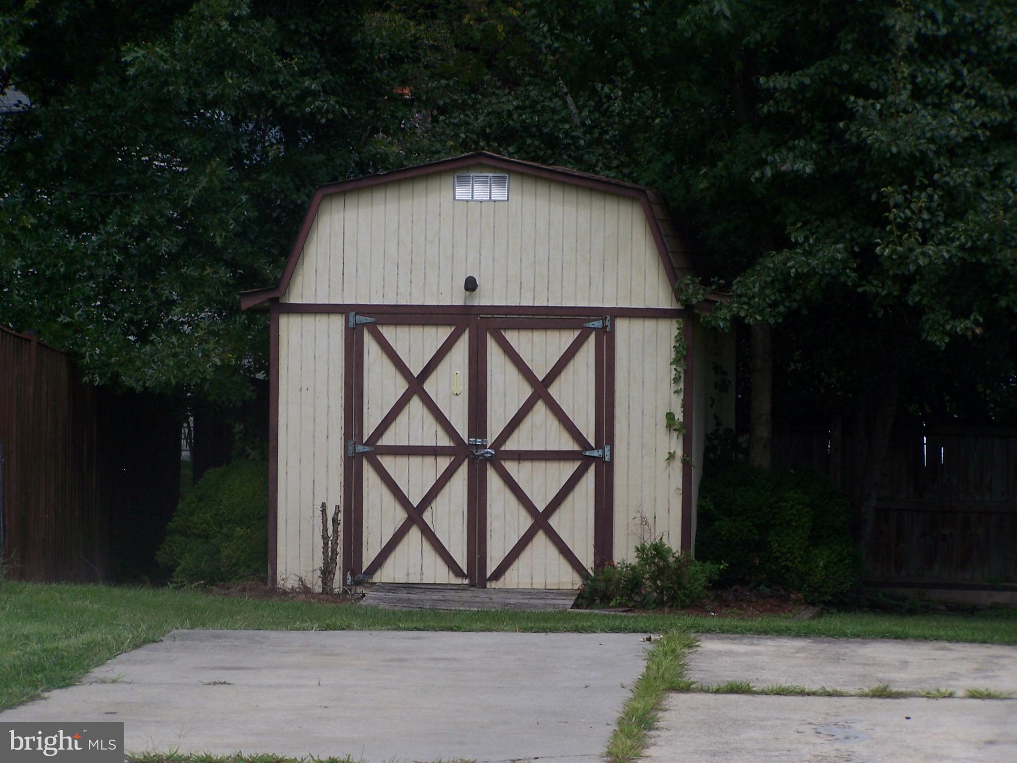 HUNT CLUB ESTATES SUB - Residential Lease