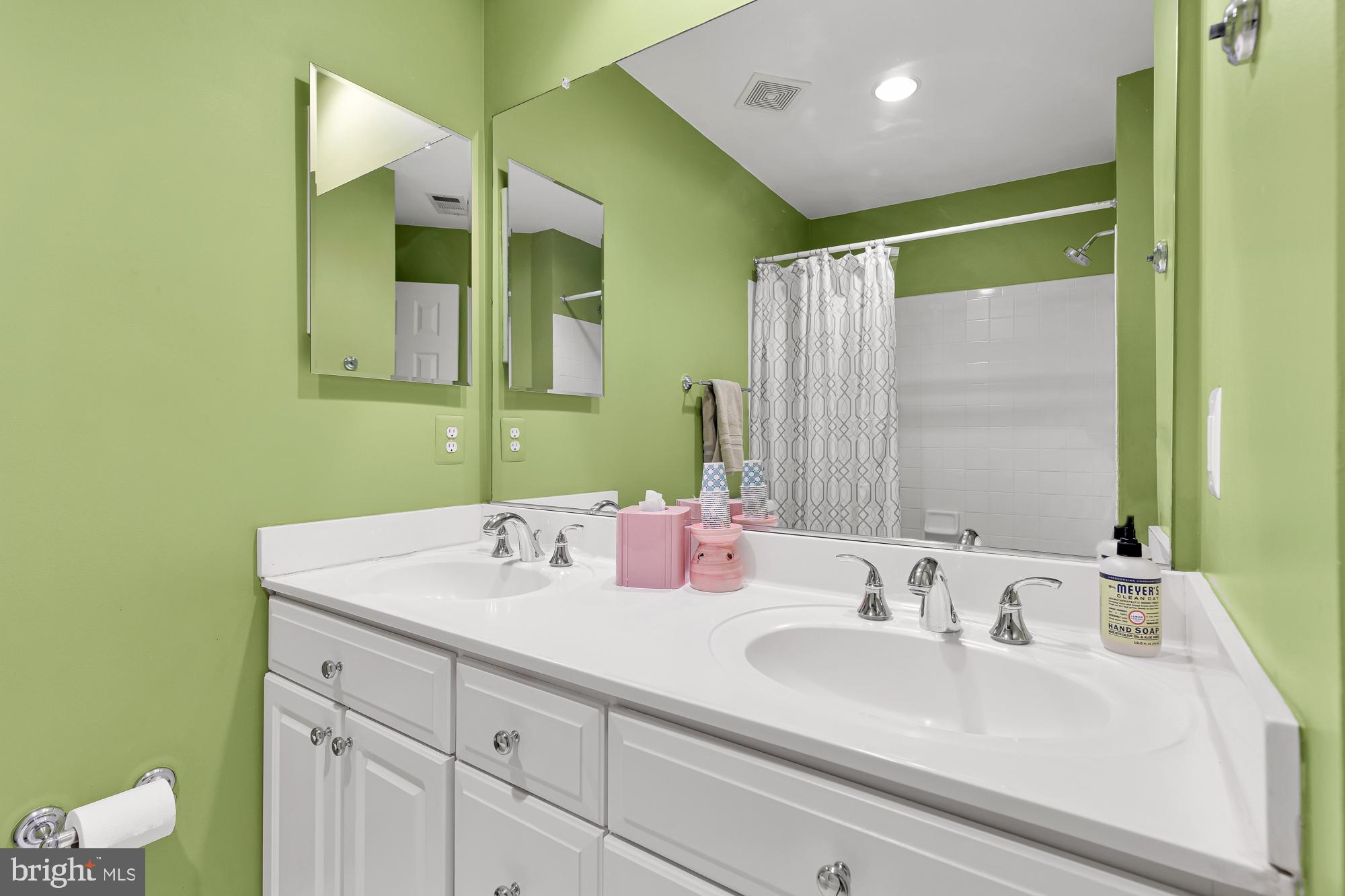 MCAULEY PARK - Residential